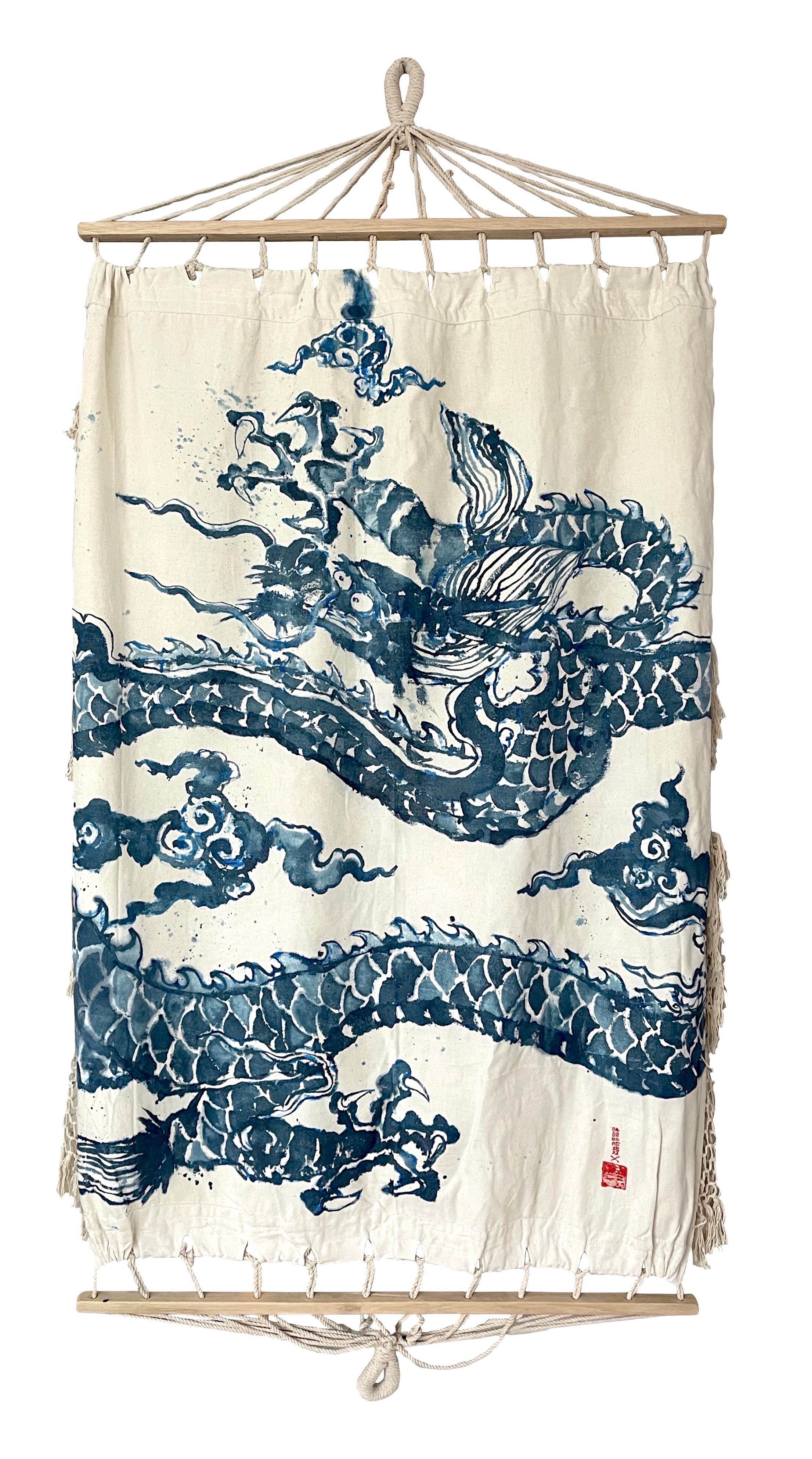 «Hammock Dragon», obra de Gabriel Wong. 2022, acrílico sobre hamaca, 220 x 110 cm.
