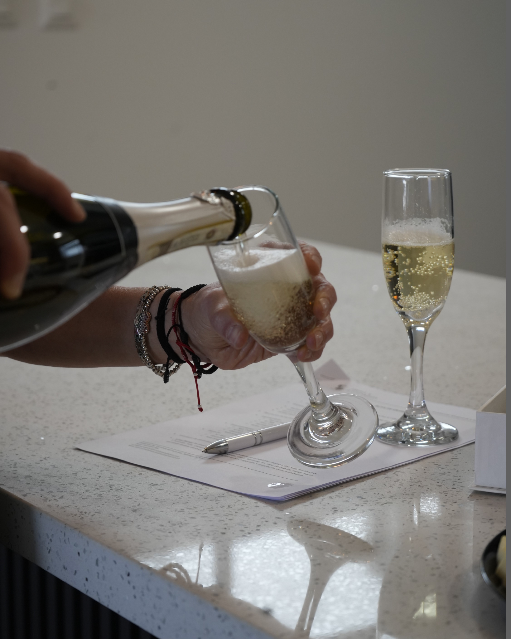 Brindis durante una entrega de Small & Asociados