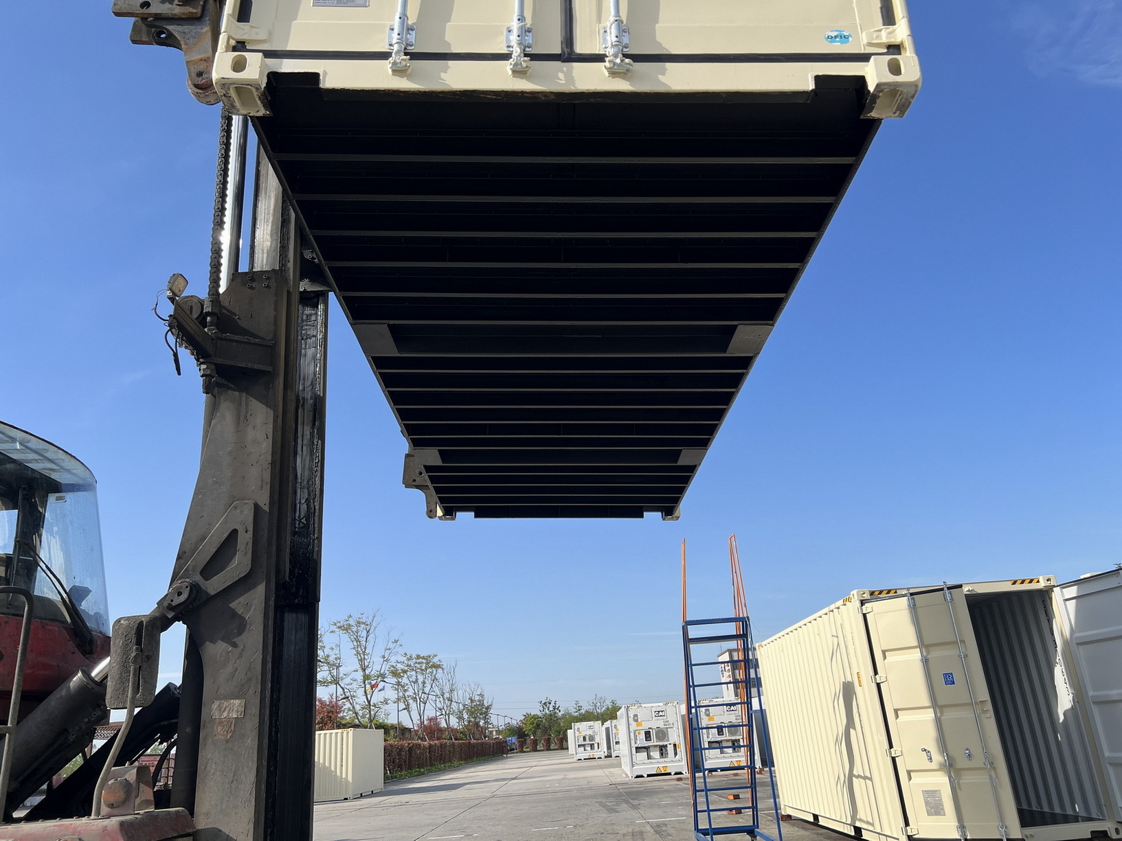 Shipping container to buy rent or lease