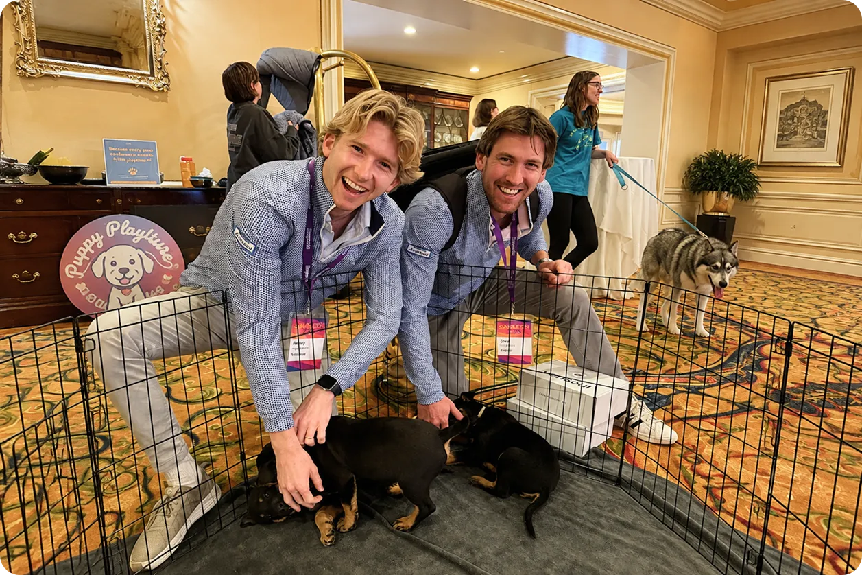 Verisoul team with some adorable puppies at SampleCon.