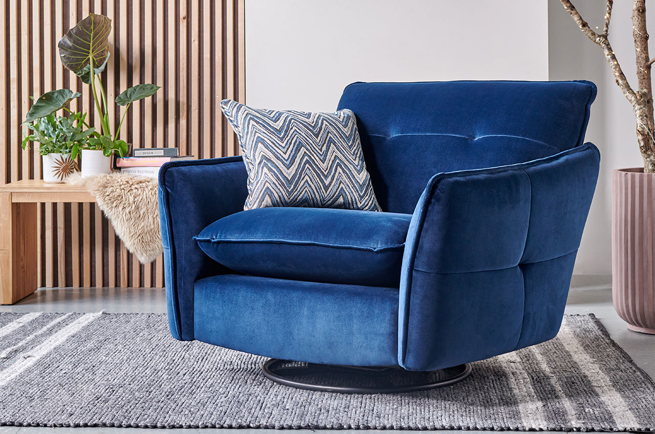 SEATS AND SOFAS