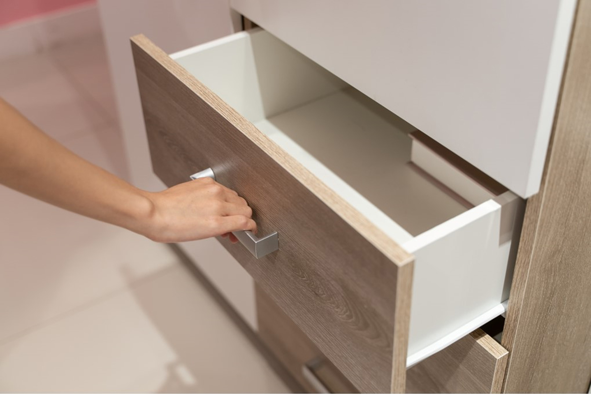 SM BESPOKE WARDROBES