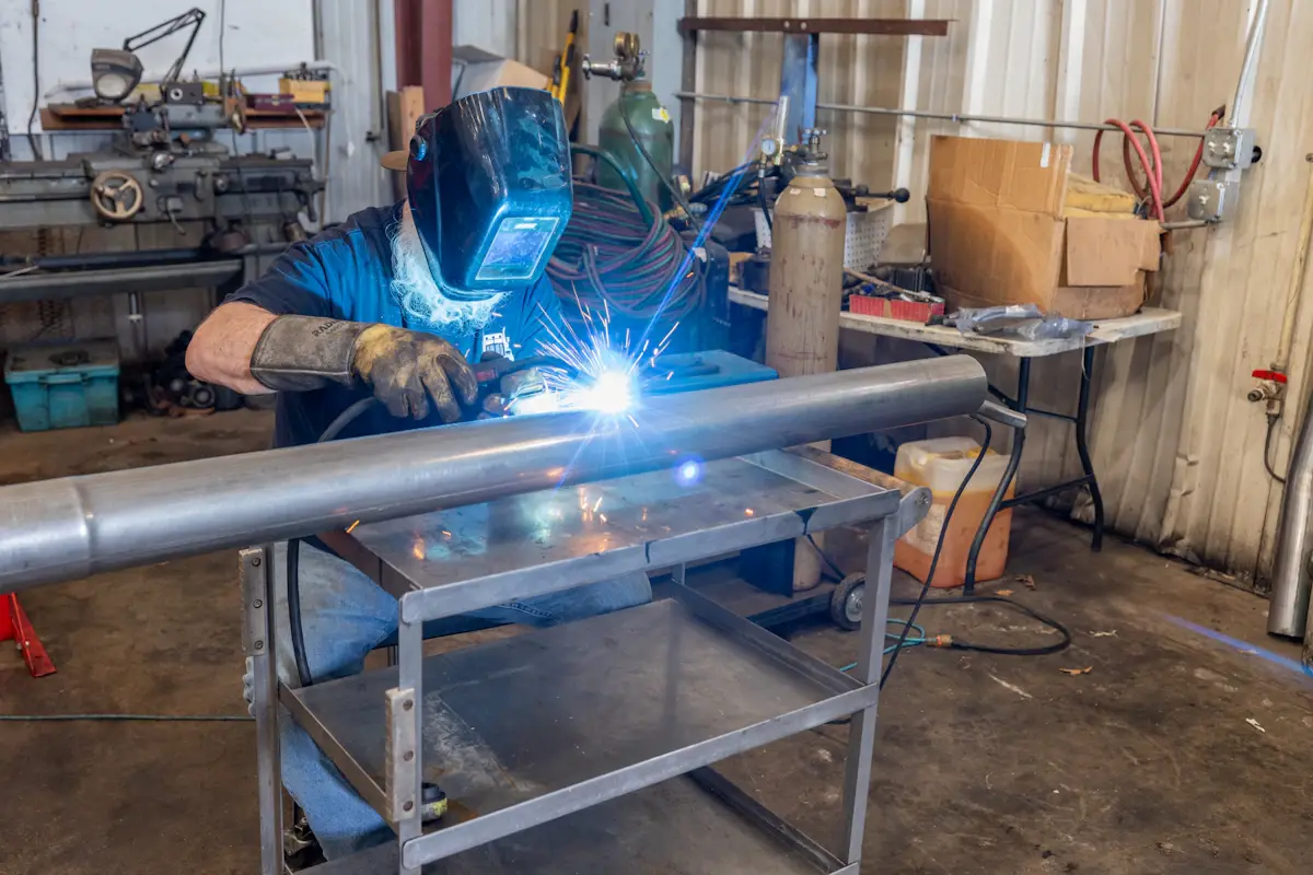 Mechanic providing welding services in Childersburg, AL