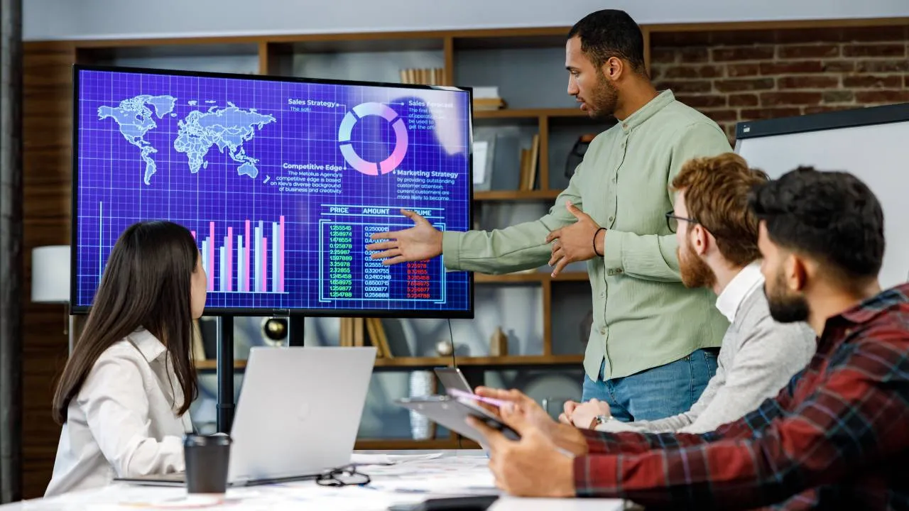 What Is the Difference Between Dashboards and Data Storytelling?