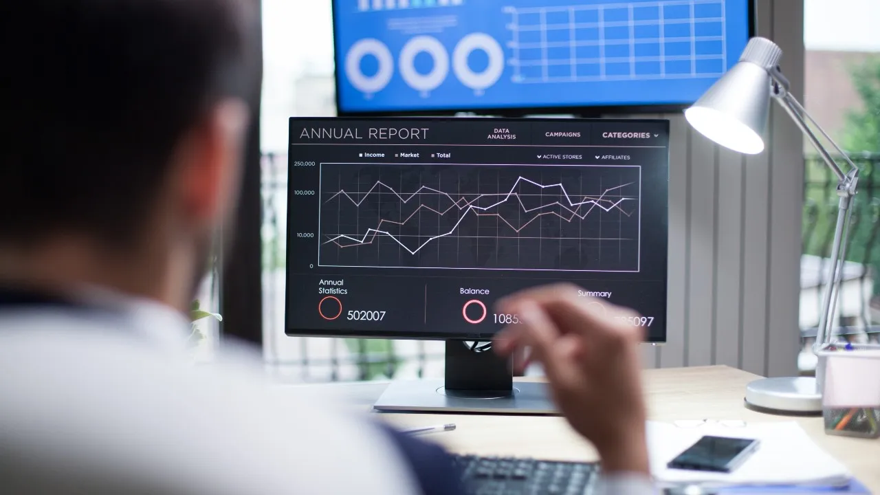 What Are the Technical Foundations and Components of Agentic Analytics?