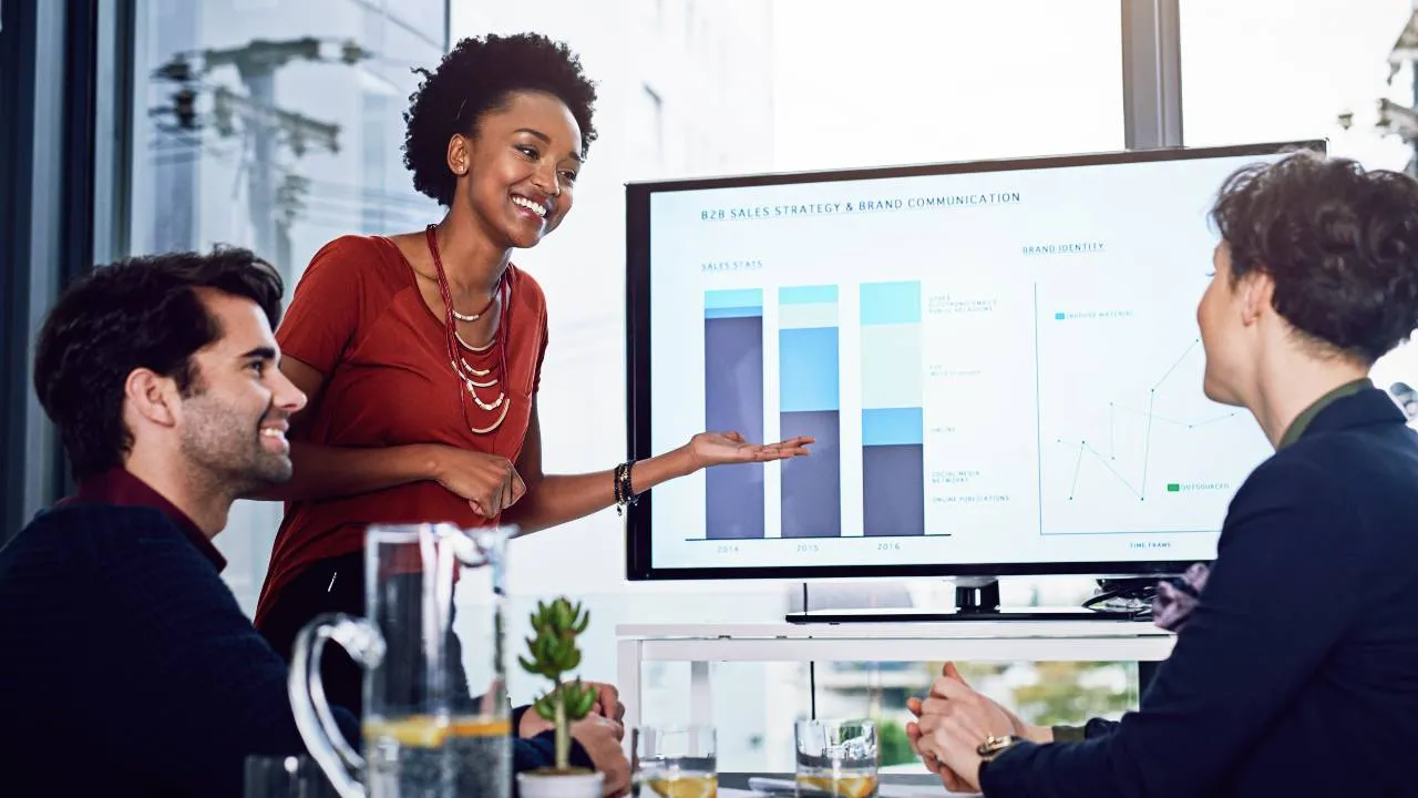 Which Type of Question Does Descriptive Analytics Address?