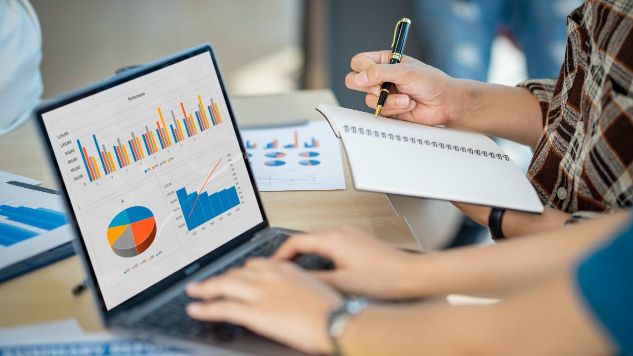 Which Are Standard Tools for Descriptive Marketing Analytics?