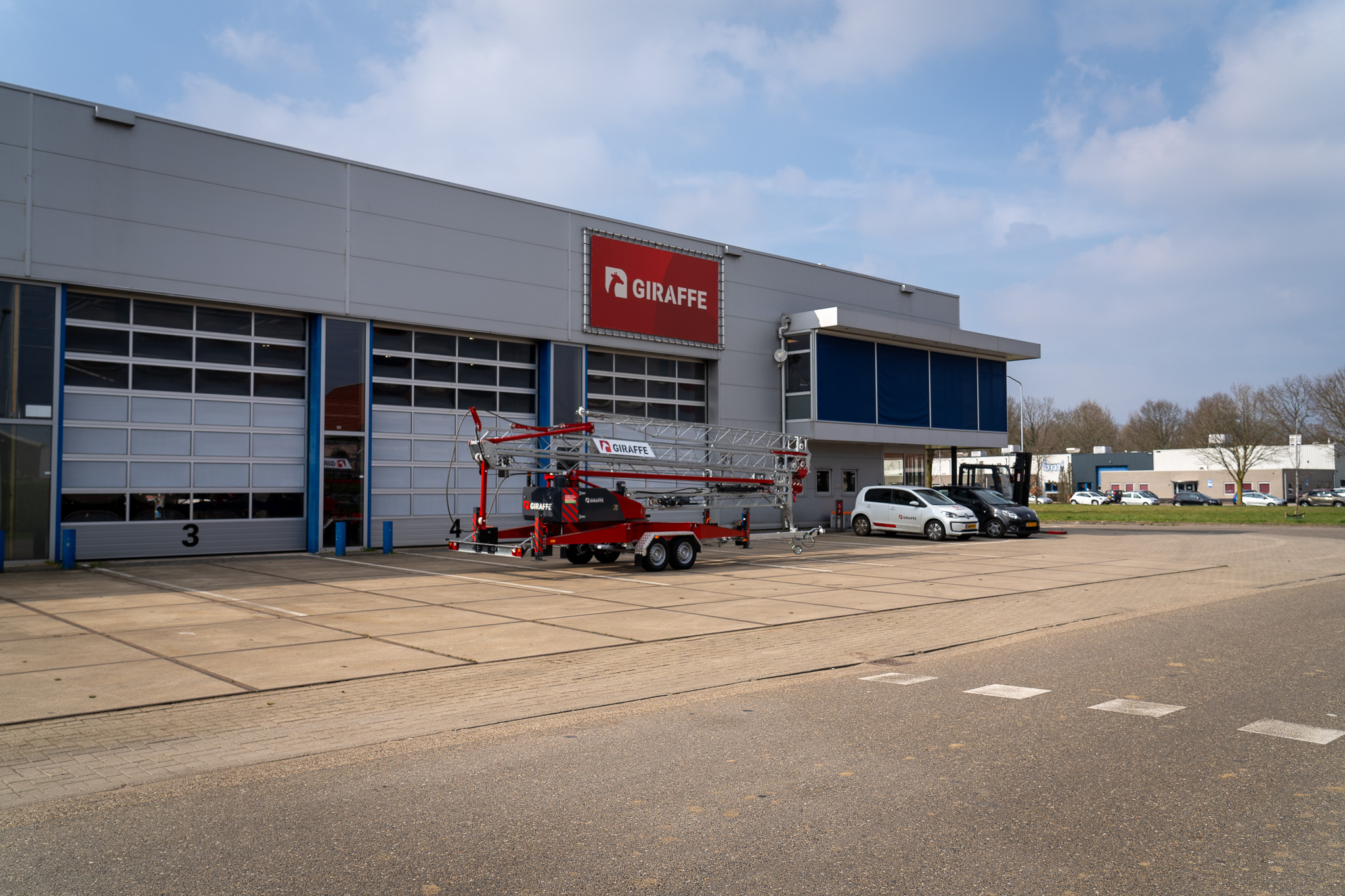 Bedrijfspand van Giraffe Cranes in Baak, Nederland.