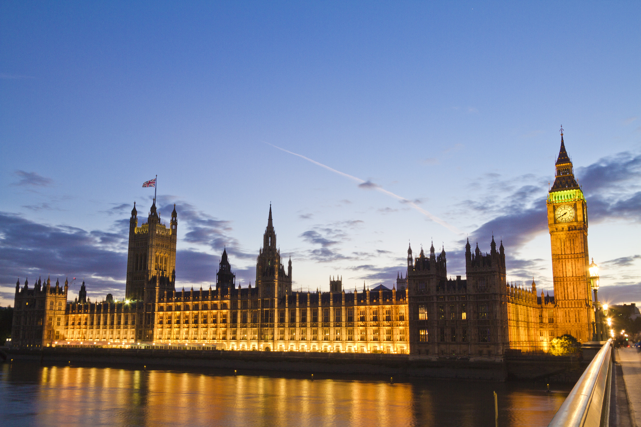 Houses of Parliament at night 