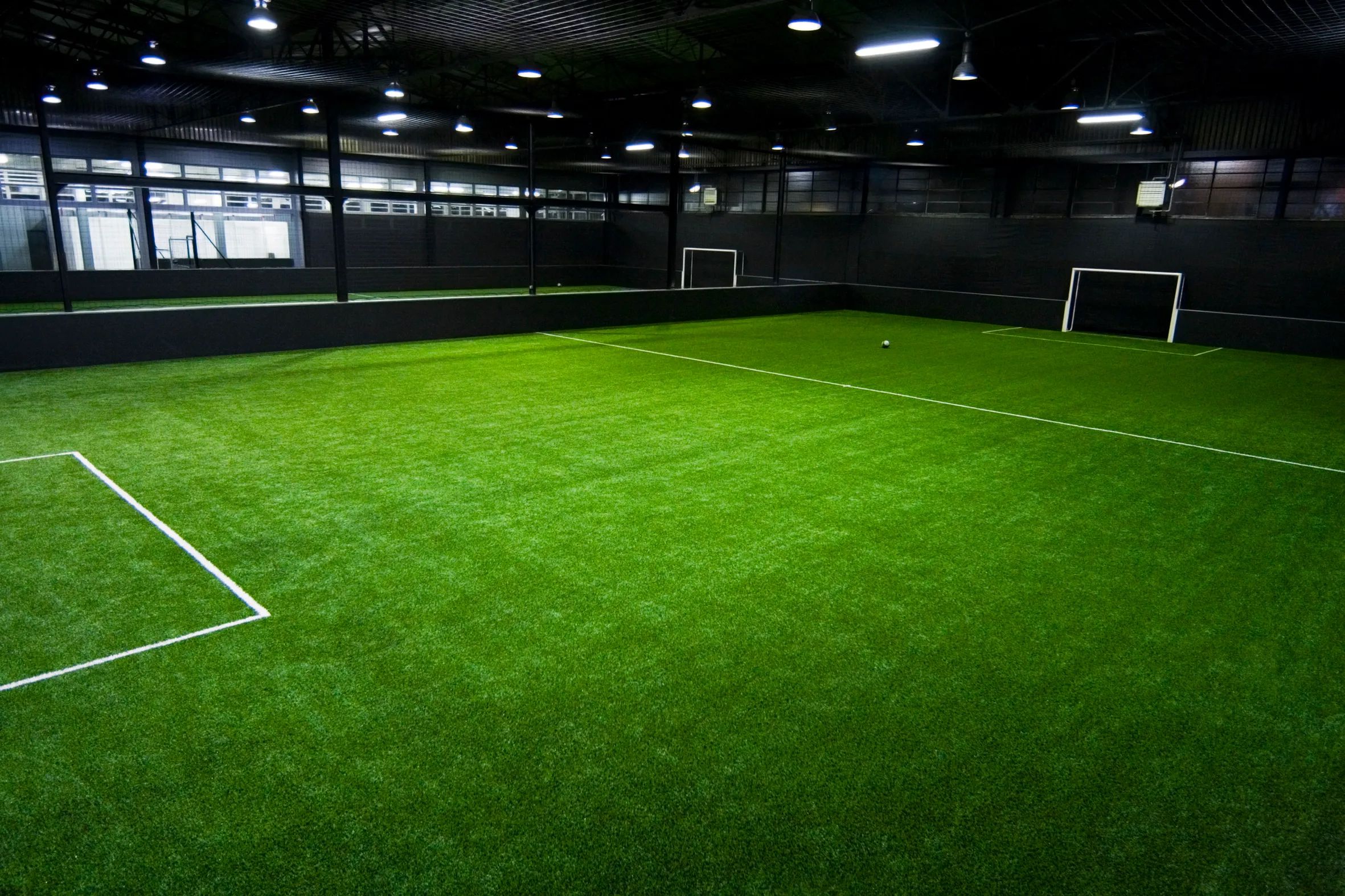 Terrains de foot intérieur 5vs5 ou 6vs6 haut de gamme.