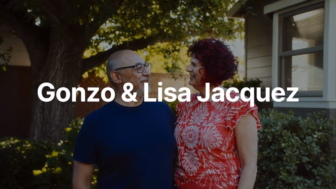 Gonzo and Lisa smiling at eachother