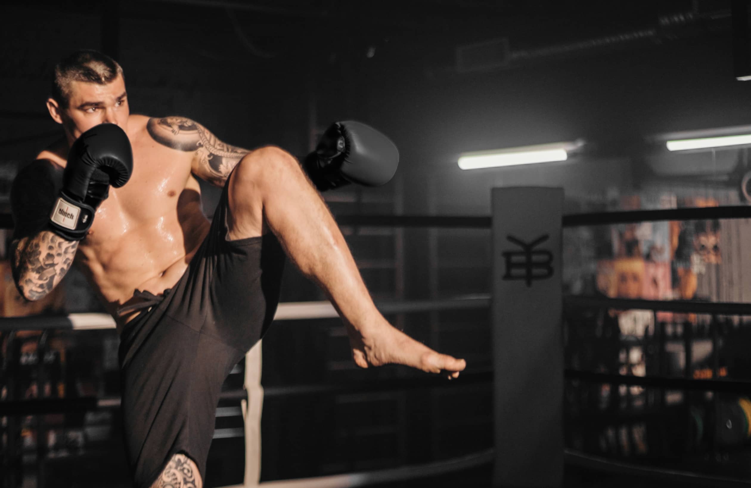 Cardio kickboxing workout to burn fat