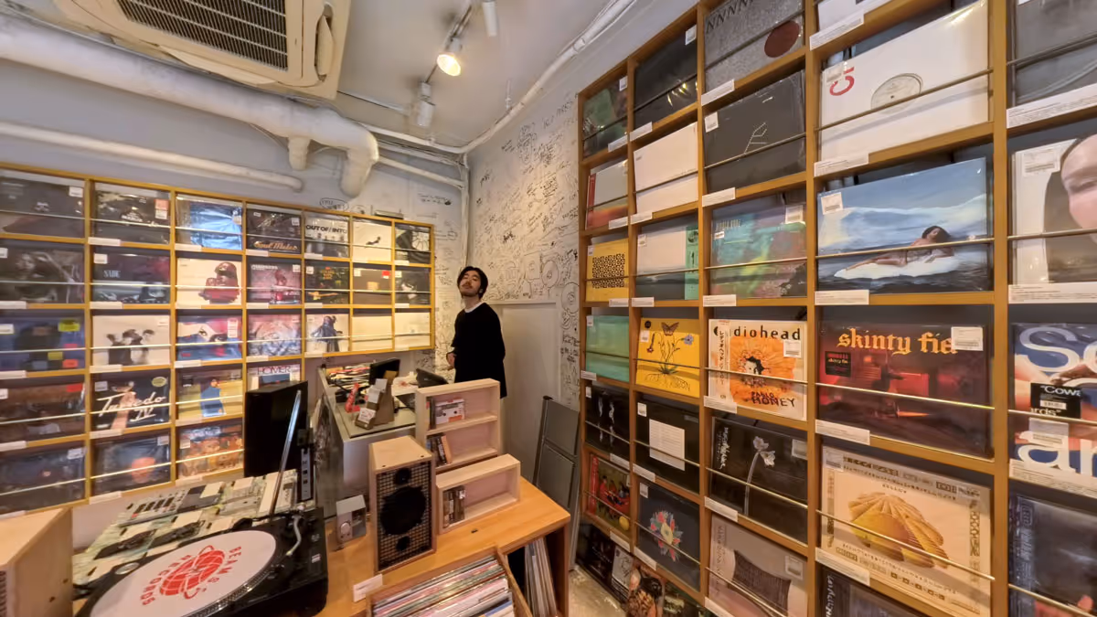Virtual tour interior view of Beams Records in Shibuya, Tokyo, showing vinyl record displays and browsing areas within this iconic Japanese record store