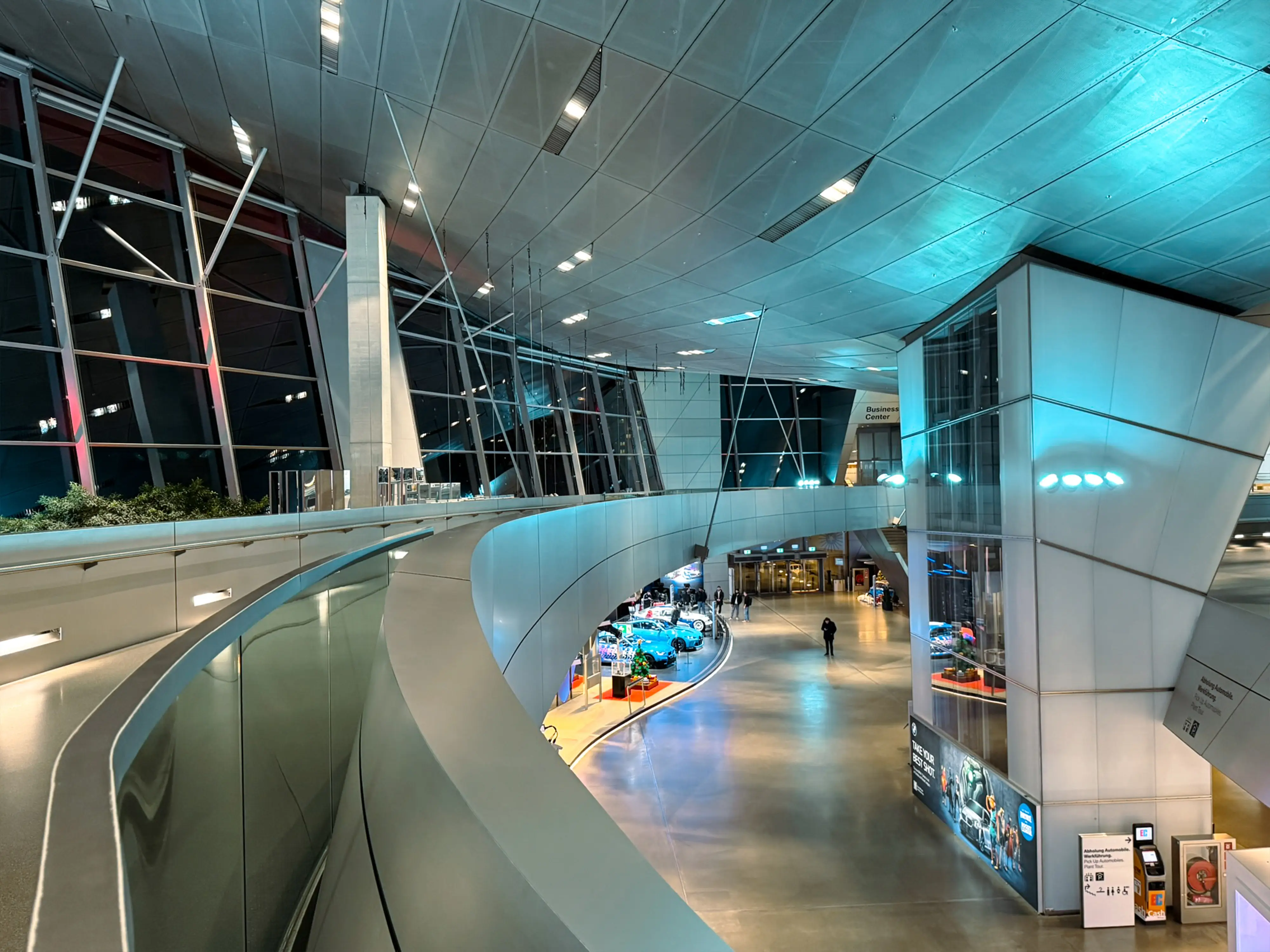 BMW Welt Innenraum