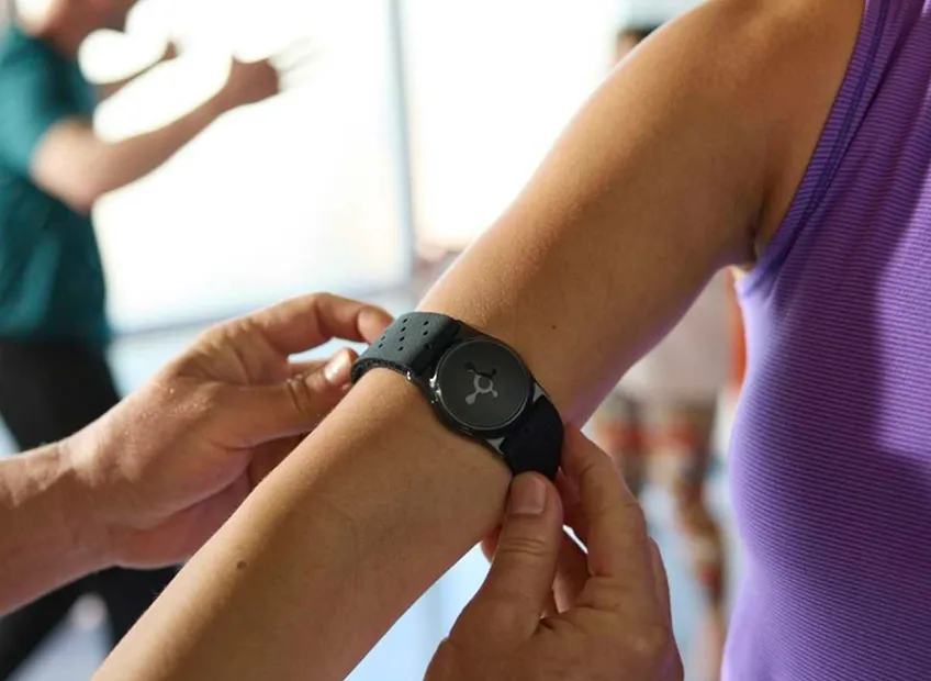 Demo on how to properly place the OTconnect Beat device.