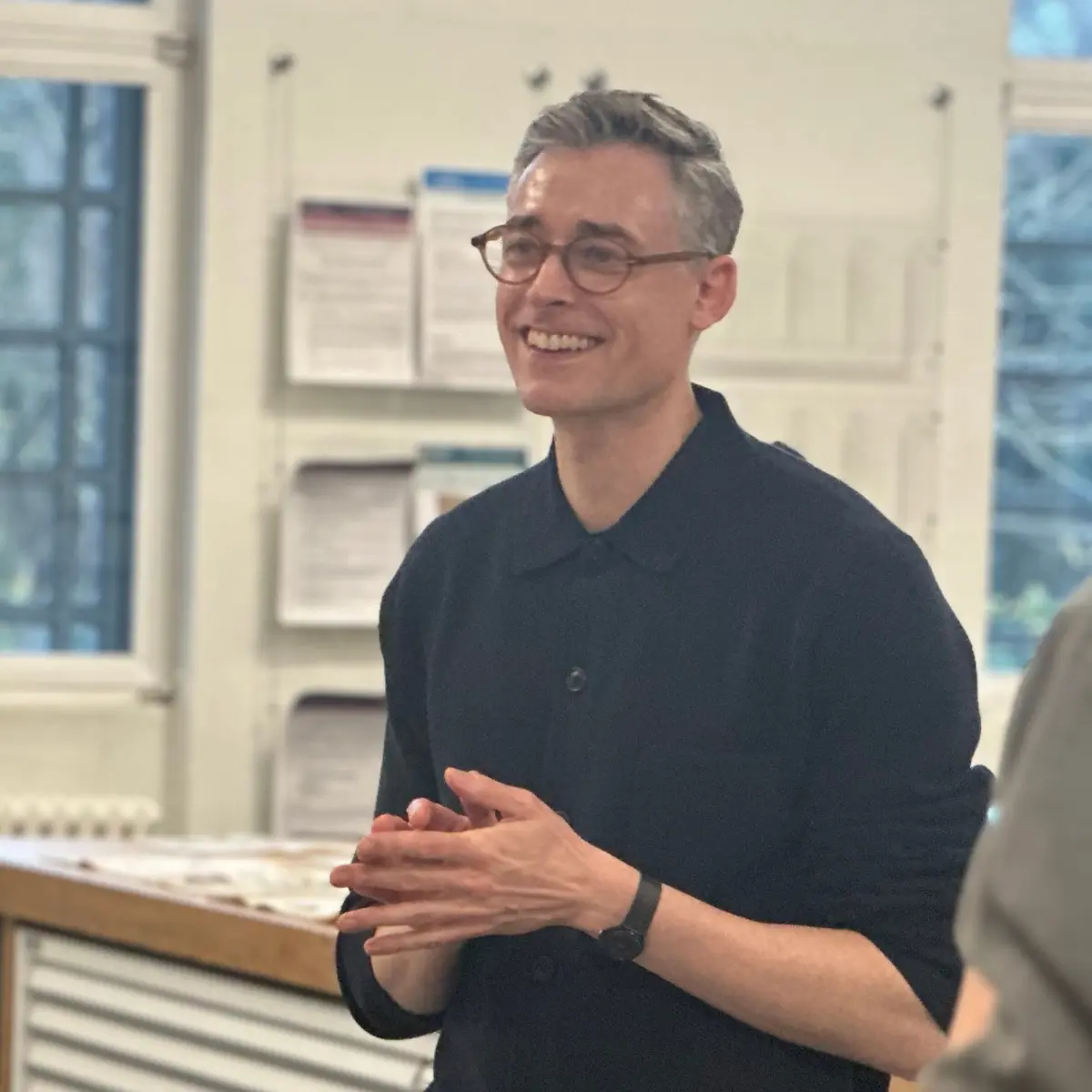 Dr Henning von Mirbach teaching in the library