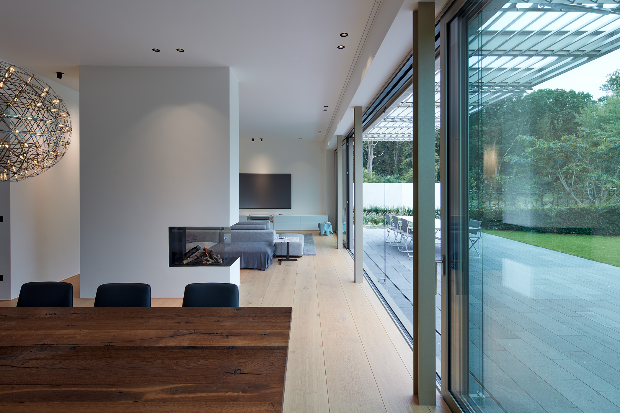 Georg Döring Architekten Villa in Langenfeld Essbereich und Wohnzimmer