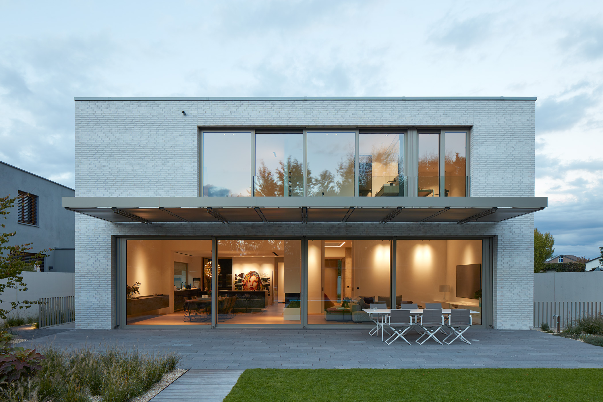 Georg Döring Architekten Haus in Langenfeld Aussenansicht mit Lichtkonzept