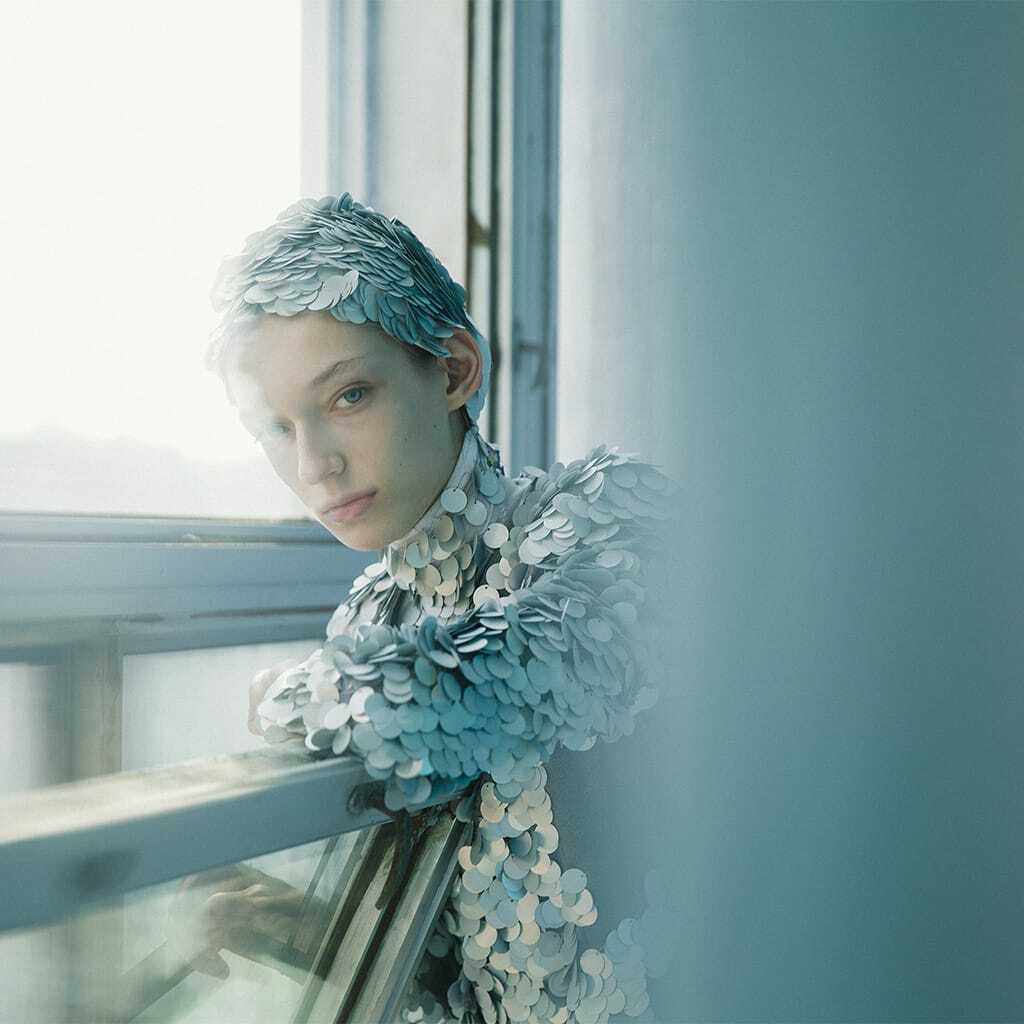 Midjourney prompt engineering techniques for complex portrait photography, showcasing artistic styles and detailed composition.