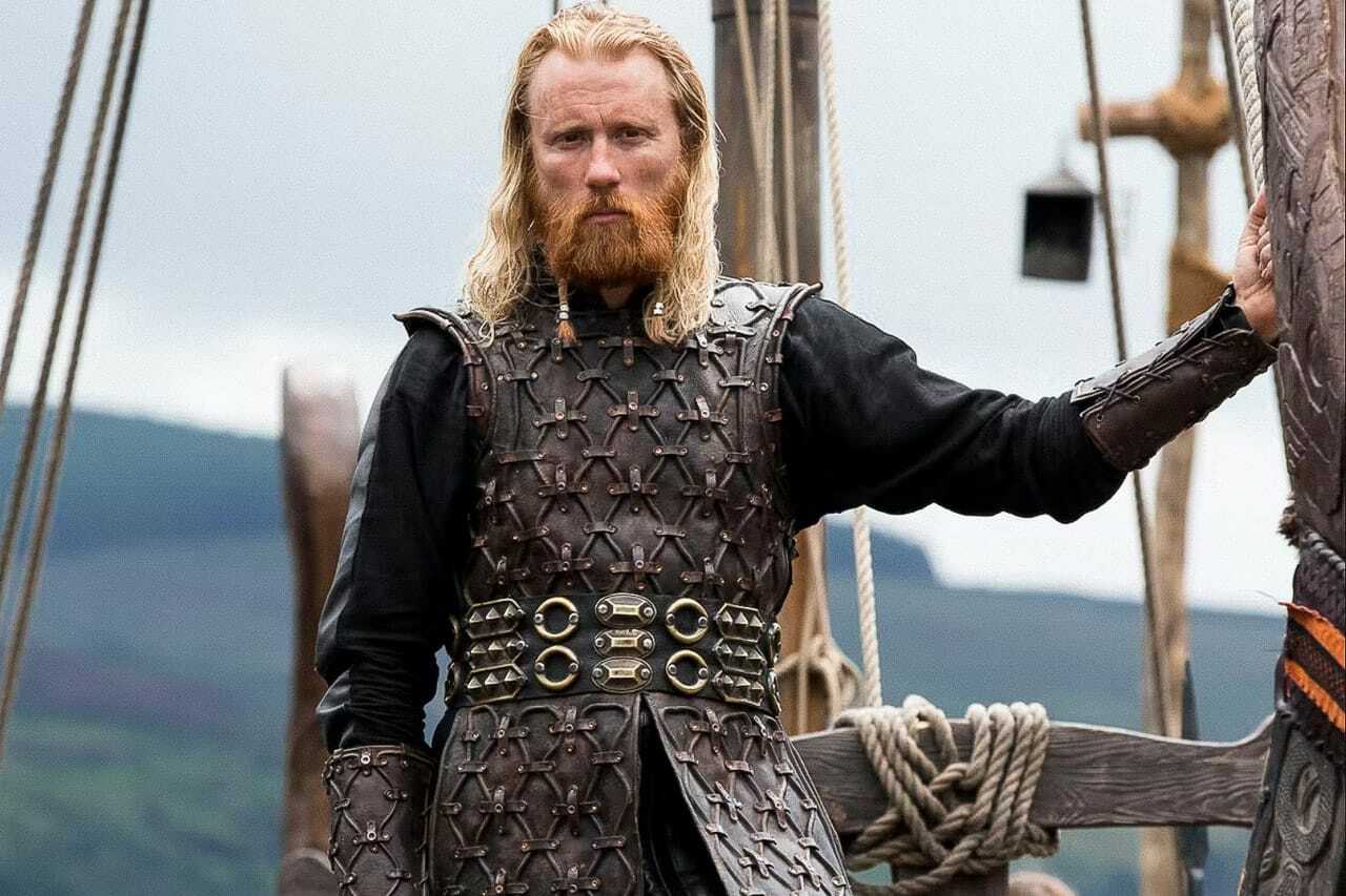 Midjourney prompt for character creation in Vikings style, showcasing image blending techniques and artistic styles.