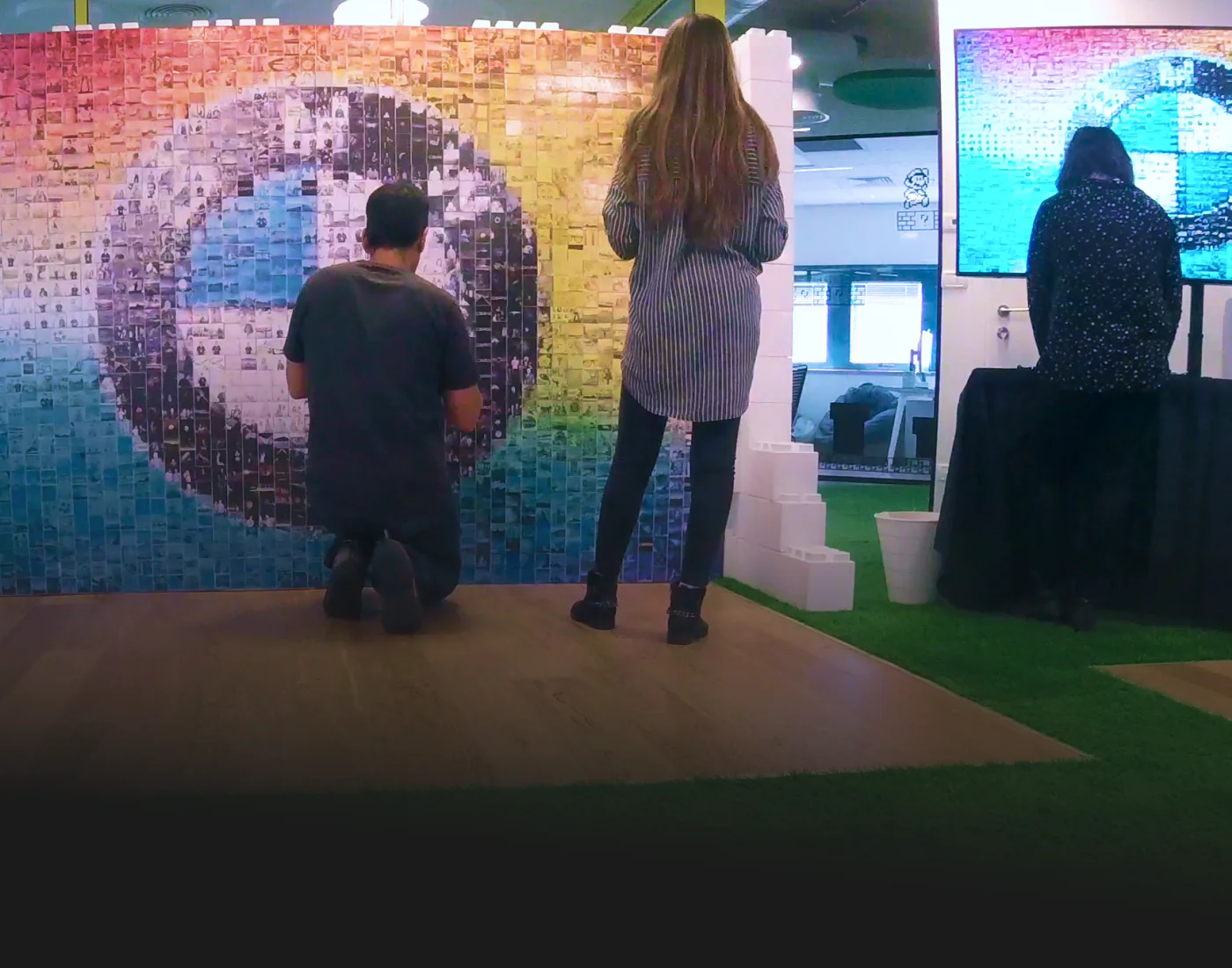 Image analysis in the mosaic software assembling the photo tiles