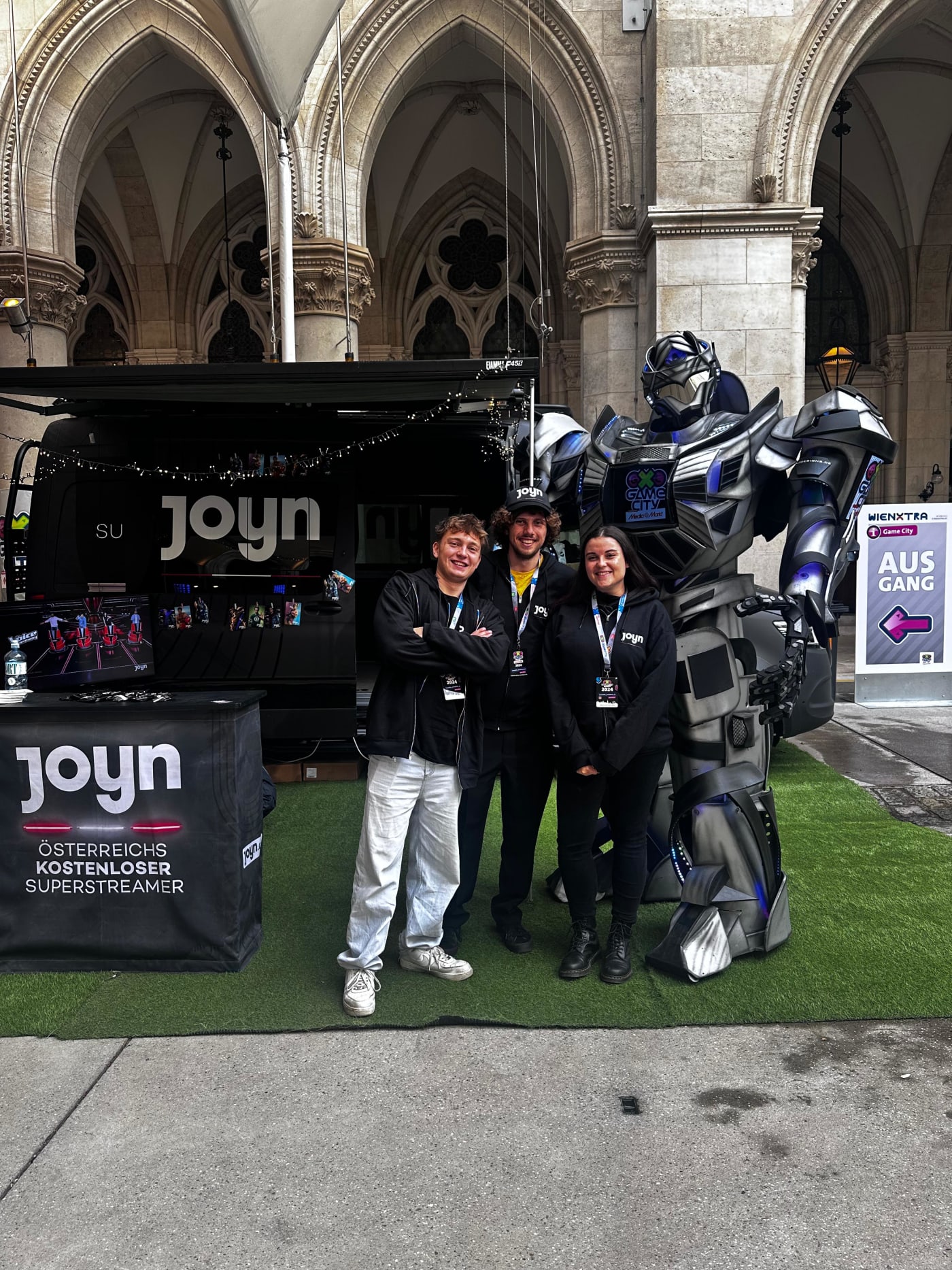 Joyn @ Game City Vienna – FiestaPics AI Magic Mirror Retro
