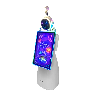 Fotobox Roboter von FiestaPics mit Touchscreen und Kameraaufsatz
