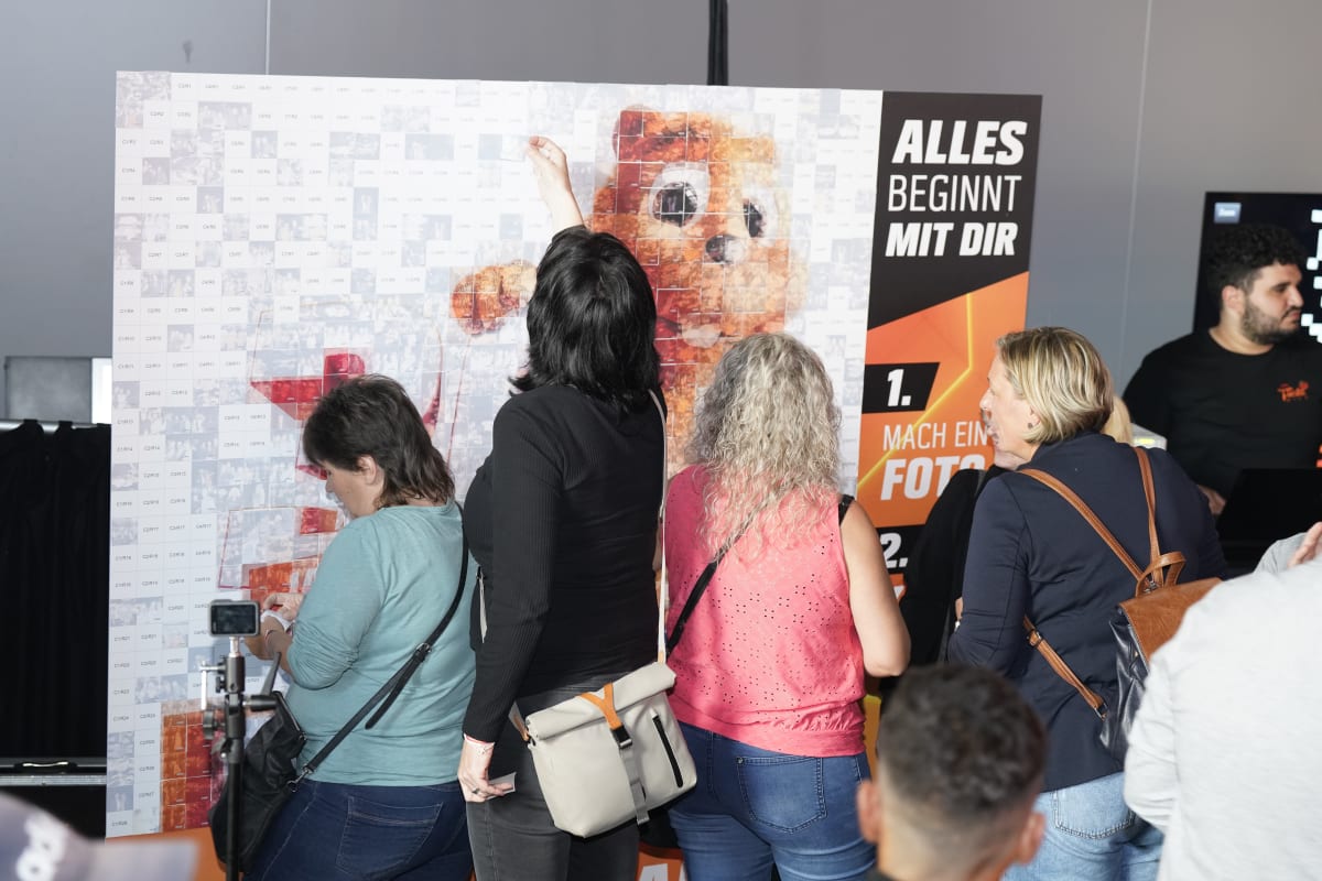 FiestaPics photo station at OBI’s anniversary party in the Salzburgarena