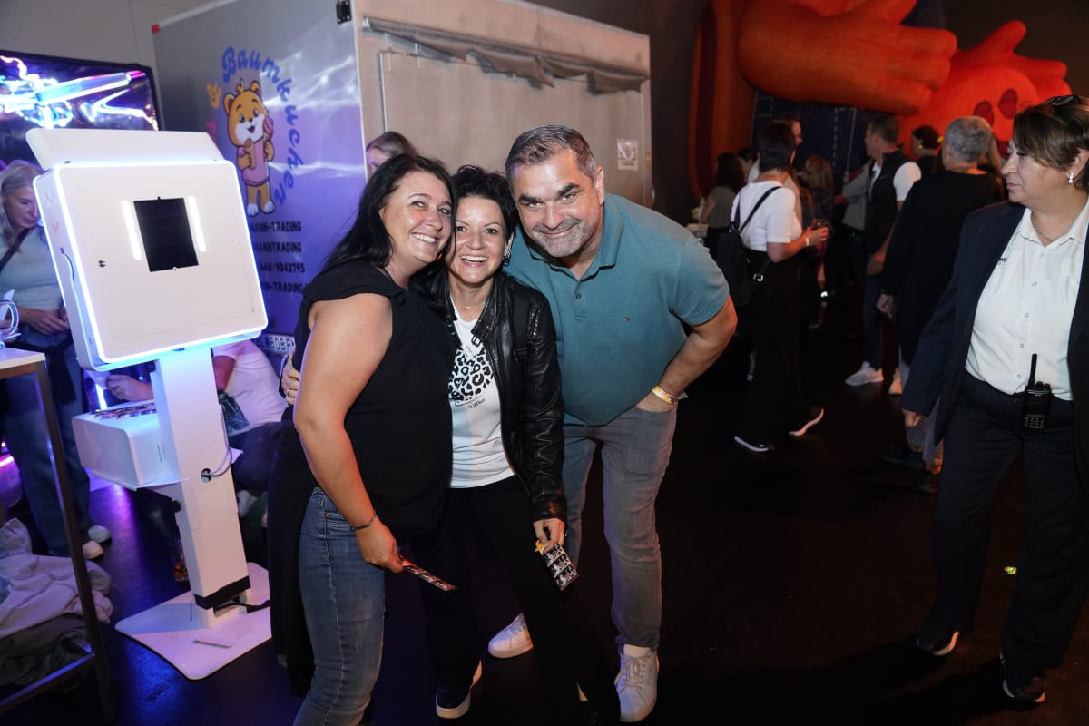 Evening atmosphere at OBI’s anniversary party in the Salzburgarena
