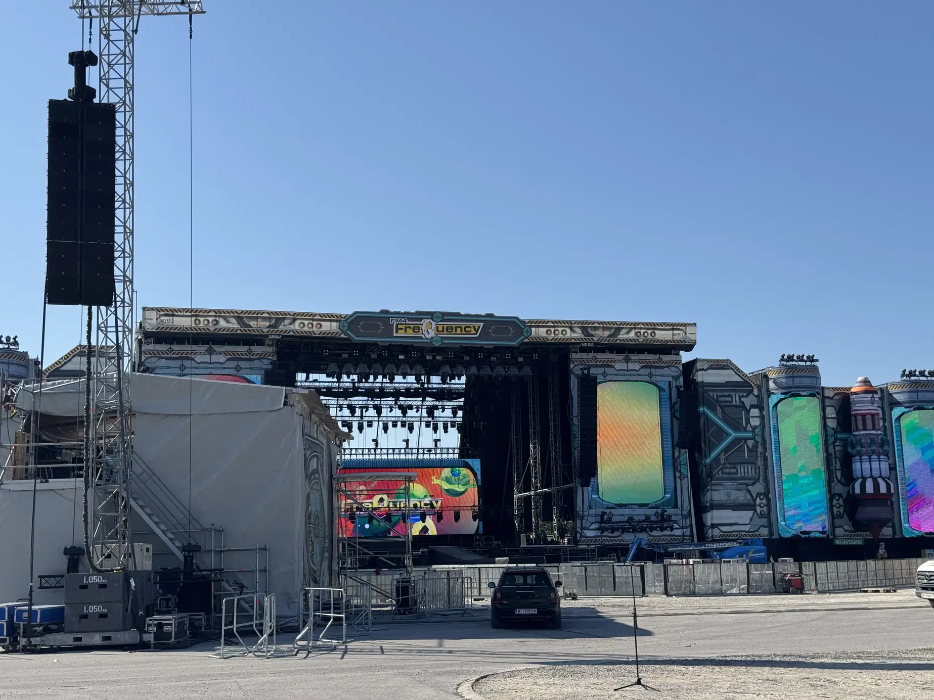 Mainstage des FM4 Frequency Festivals in St. Pölten bei Tageslicht