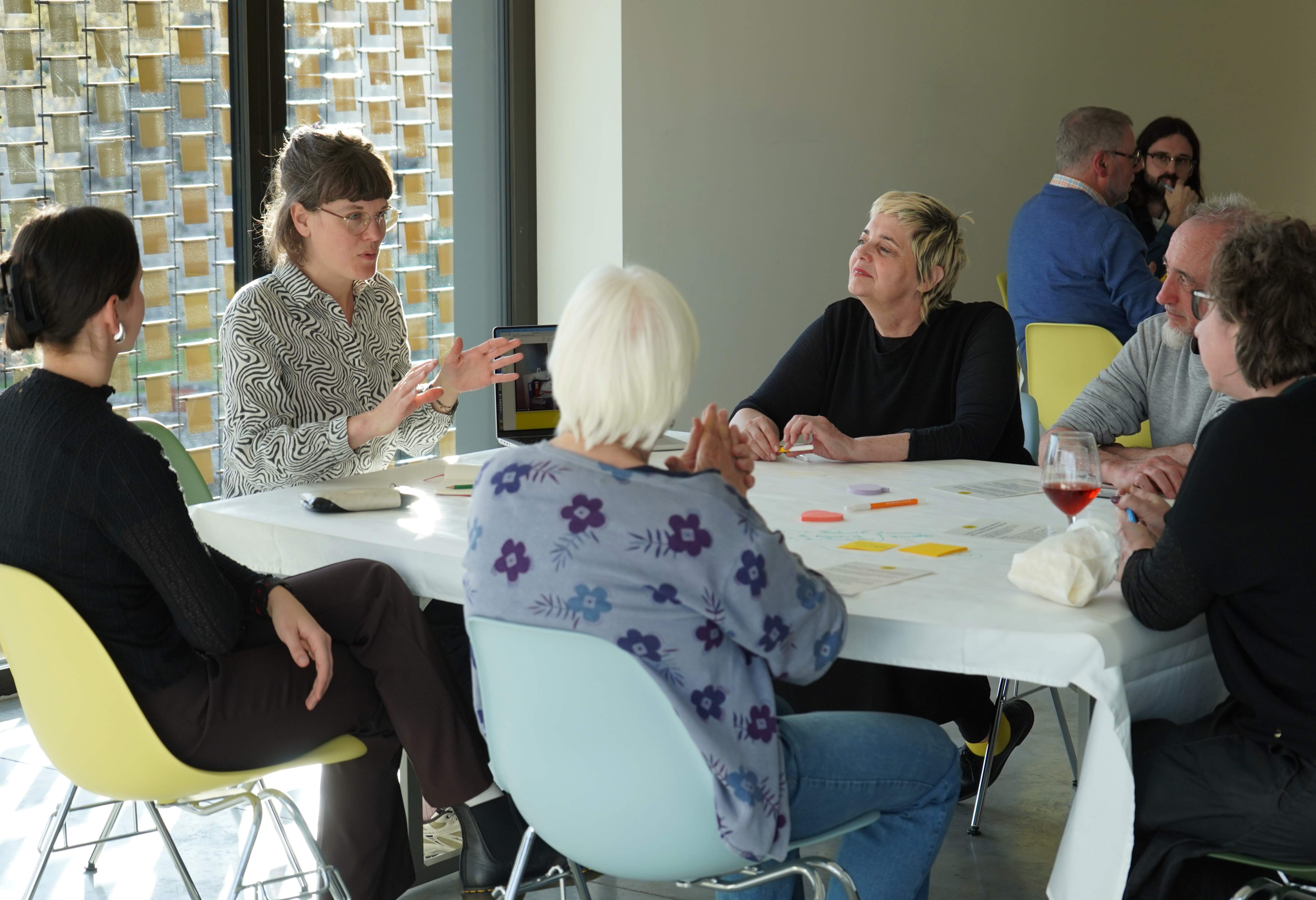 Einblick in die Projektarbeit: Austauschtag mit den Zeitzeug:innen in Locarno.