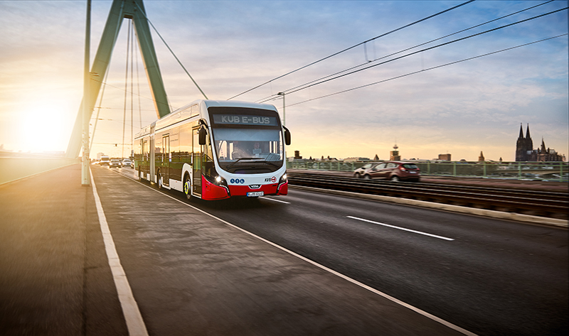 Bus Severinsbrücke Sonnenuntergang