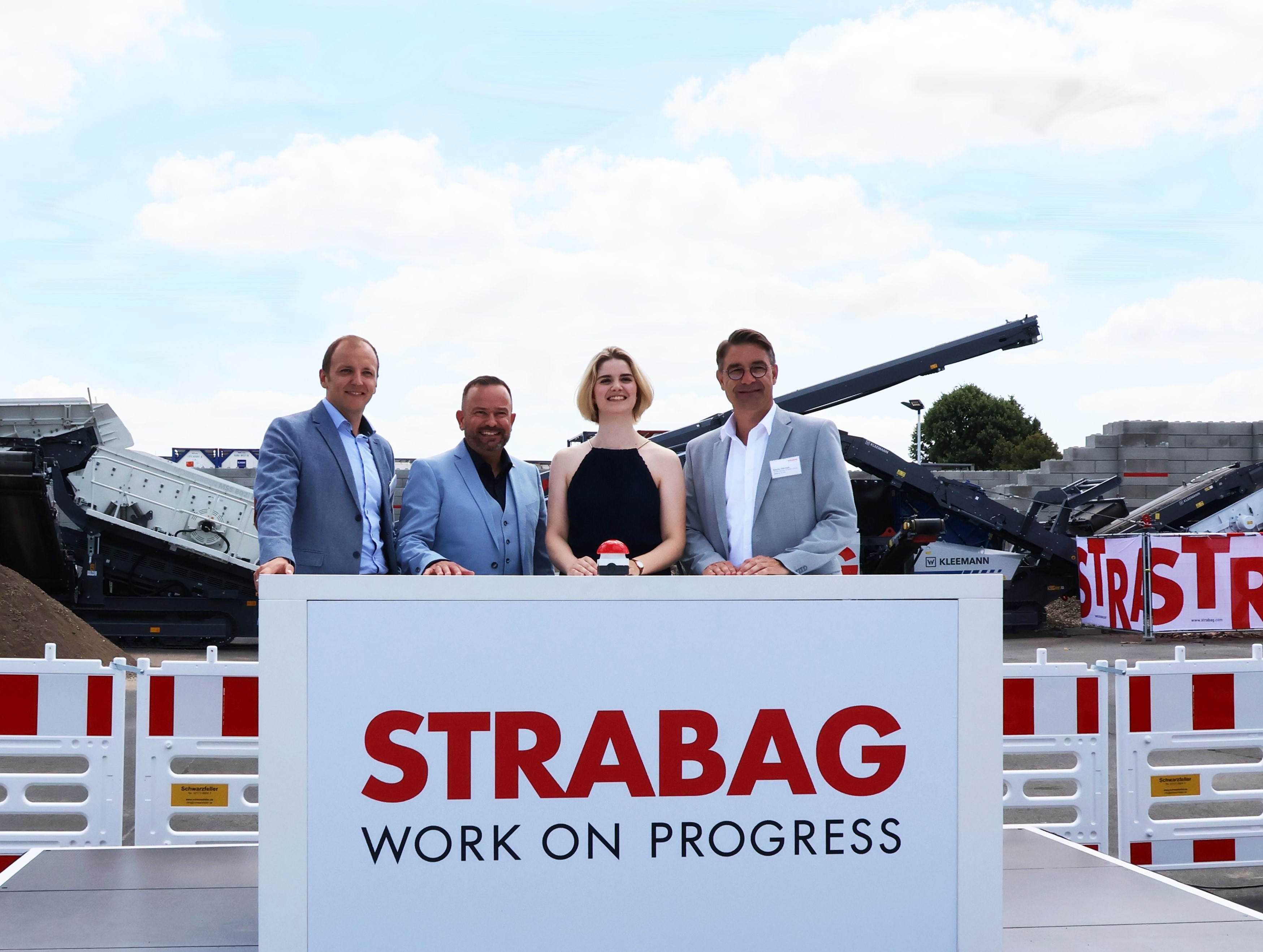 Bei der Einweihung des Wertstrommanagement-Standorts in Neuss