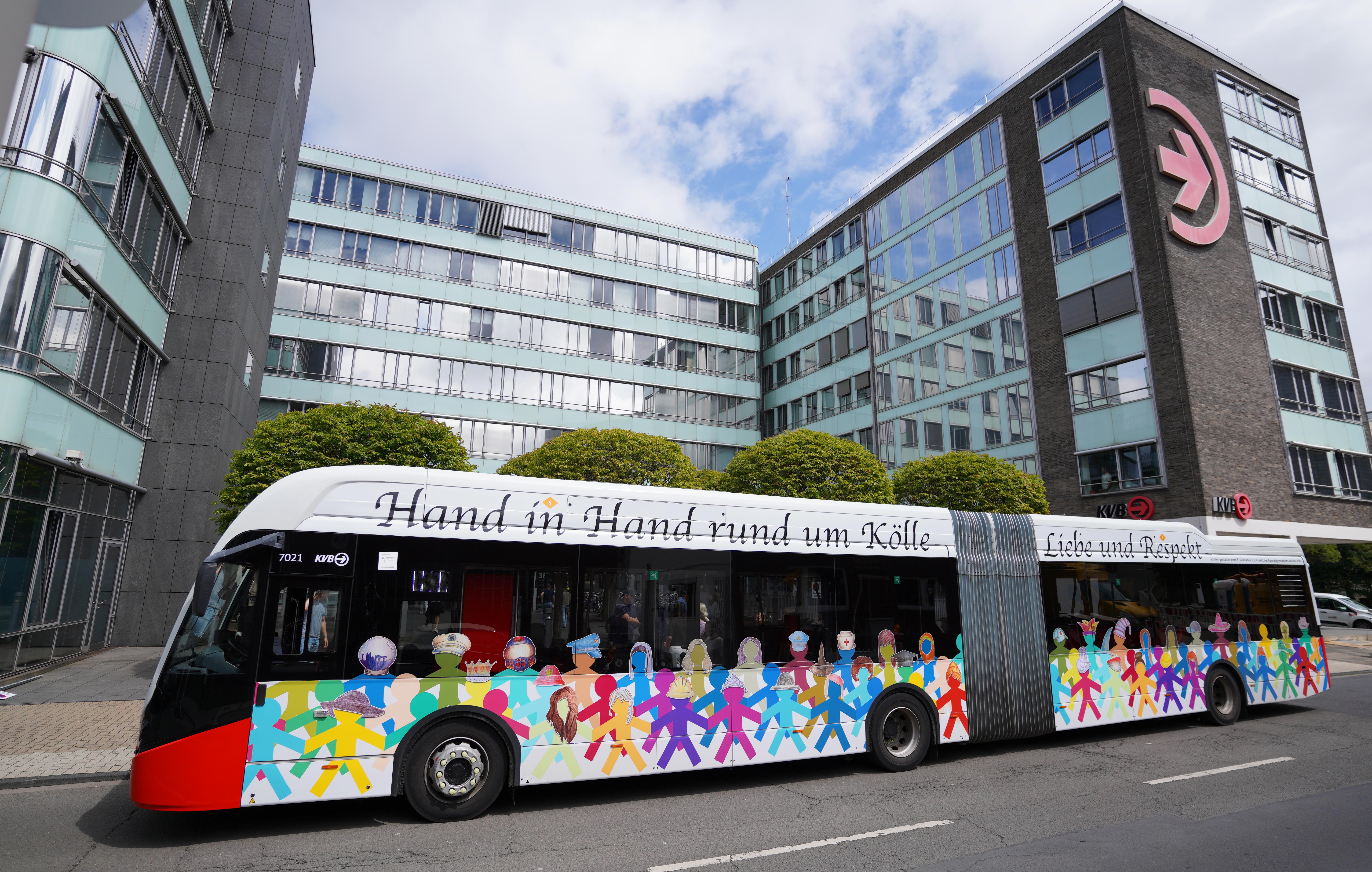 Der Siegerentwurf für den Gelenkbus stammt von der zehnten Klasse des Apostelgymnasiums. 