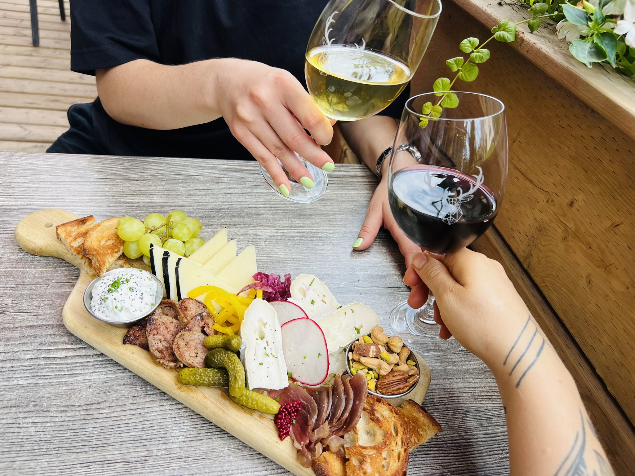 Planche apéro tchin au Caribou Gourmand à Montréal