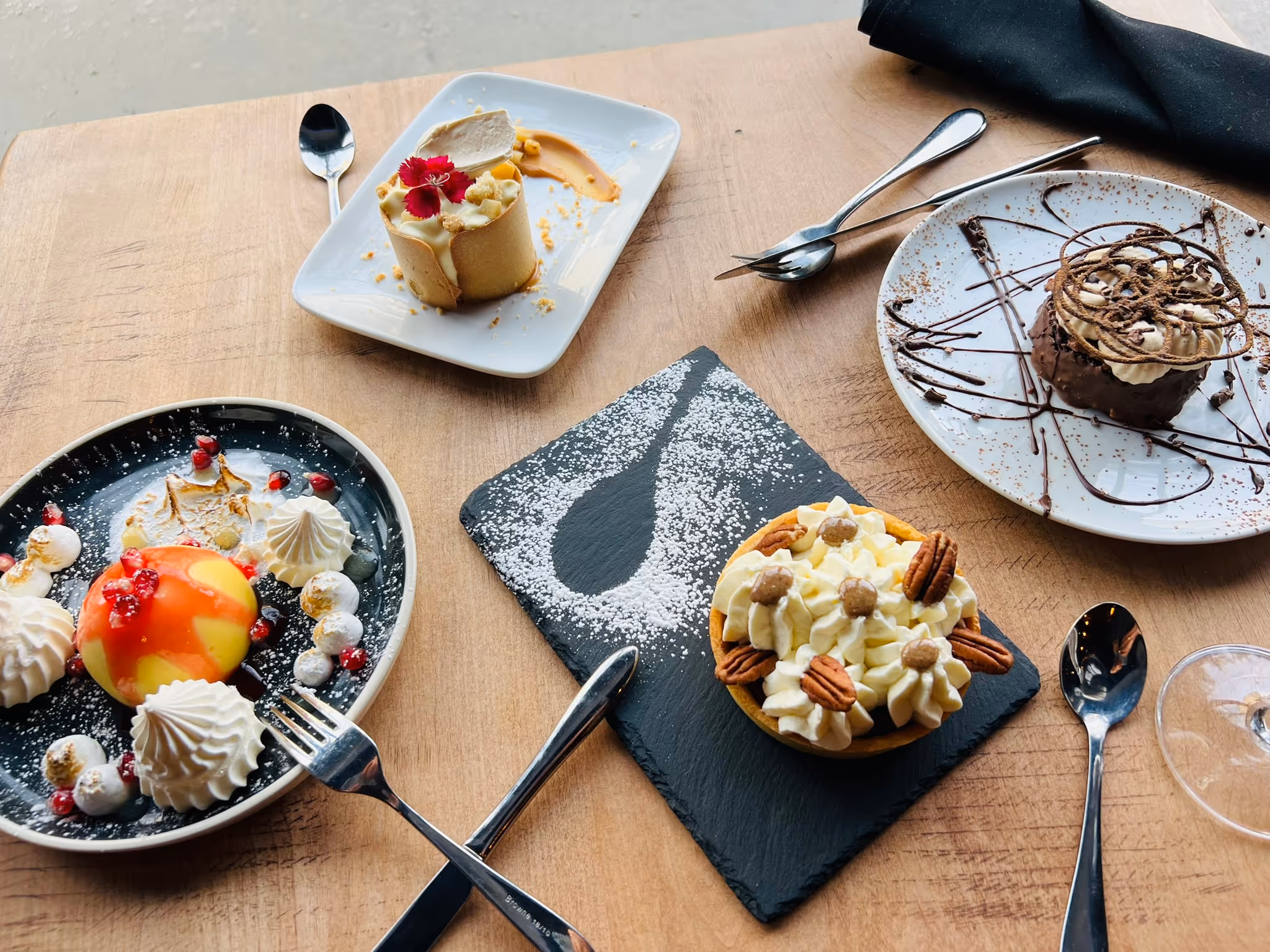 Les 4 beaux desserts du menu d'hiver du Caribo Gourmand à Montréal