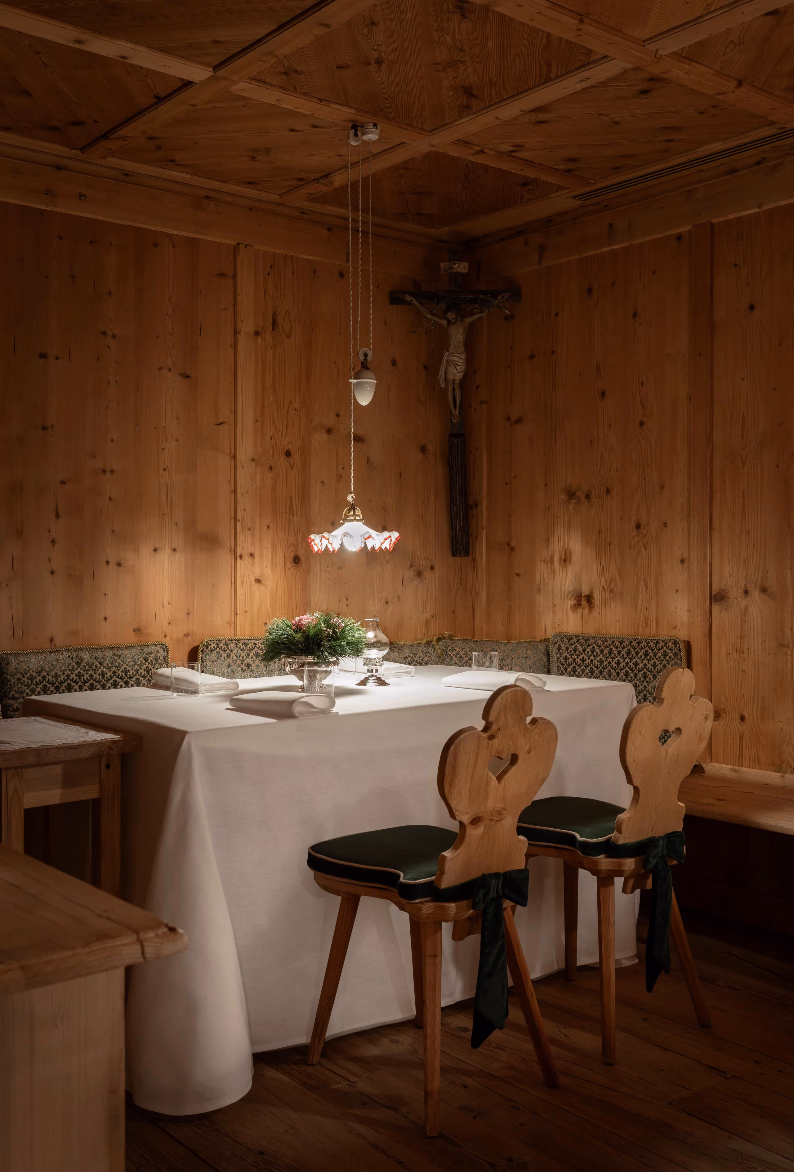 Sala de jantar privativa estilo alpino no Restaurante Suinsom