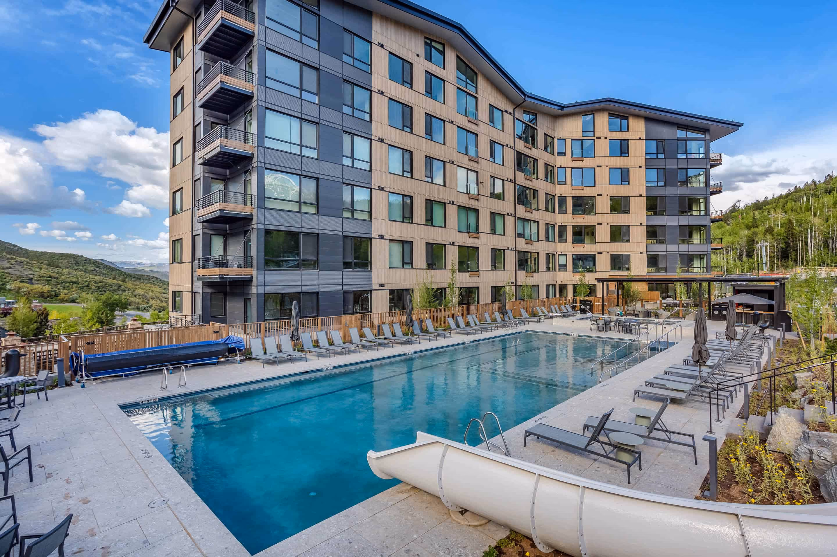 Fachada externa do Electric Pass Lodge em Snowmass Village