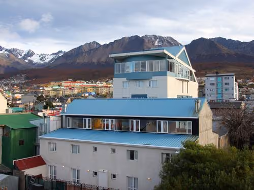 Fachada externa do Alto Andino Hotel em Ushuaia