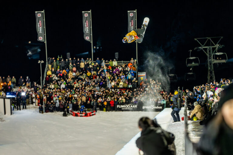 Scotty James no halfpipe do LAAX Open