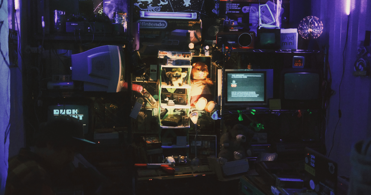 Grungy 90s vibe computer battle station