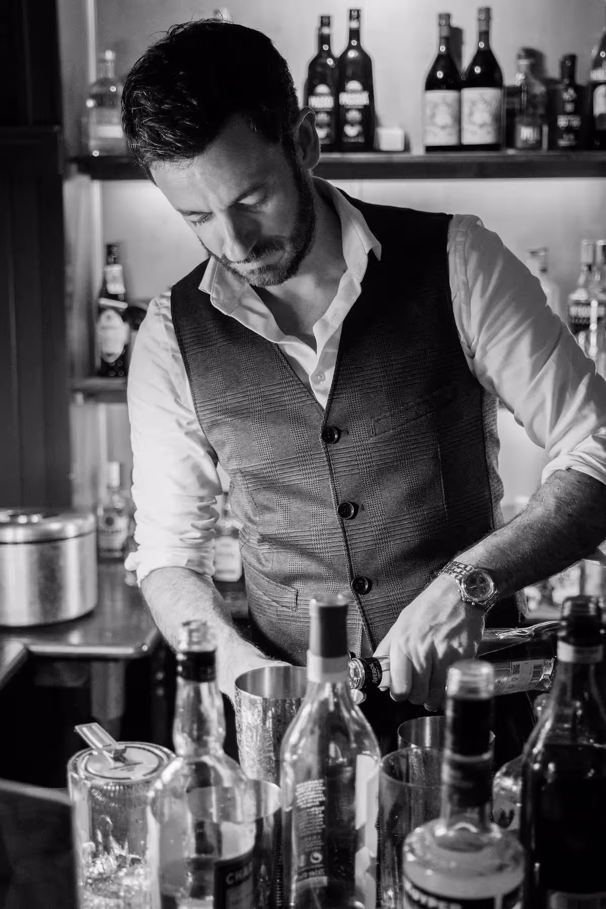 Die Cocktails für das Tasting werden von Sebastian Wolf Jäger gemixt