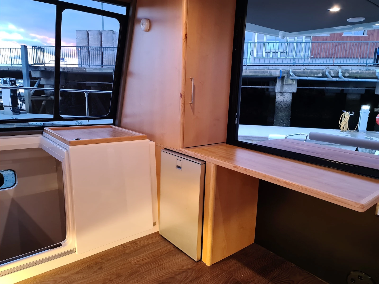 Modern interiors that promise a lavish journey on Cat12.0.