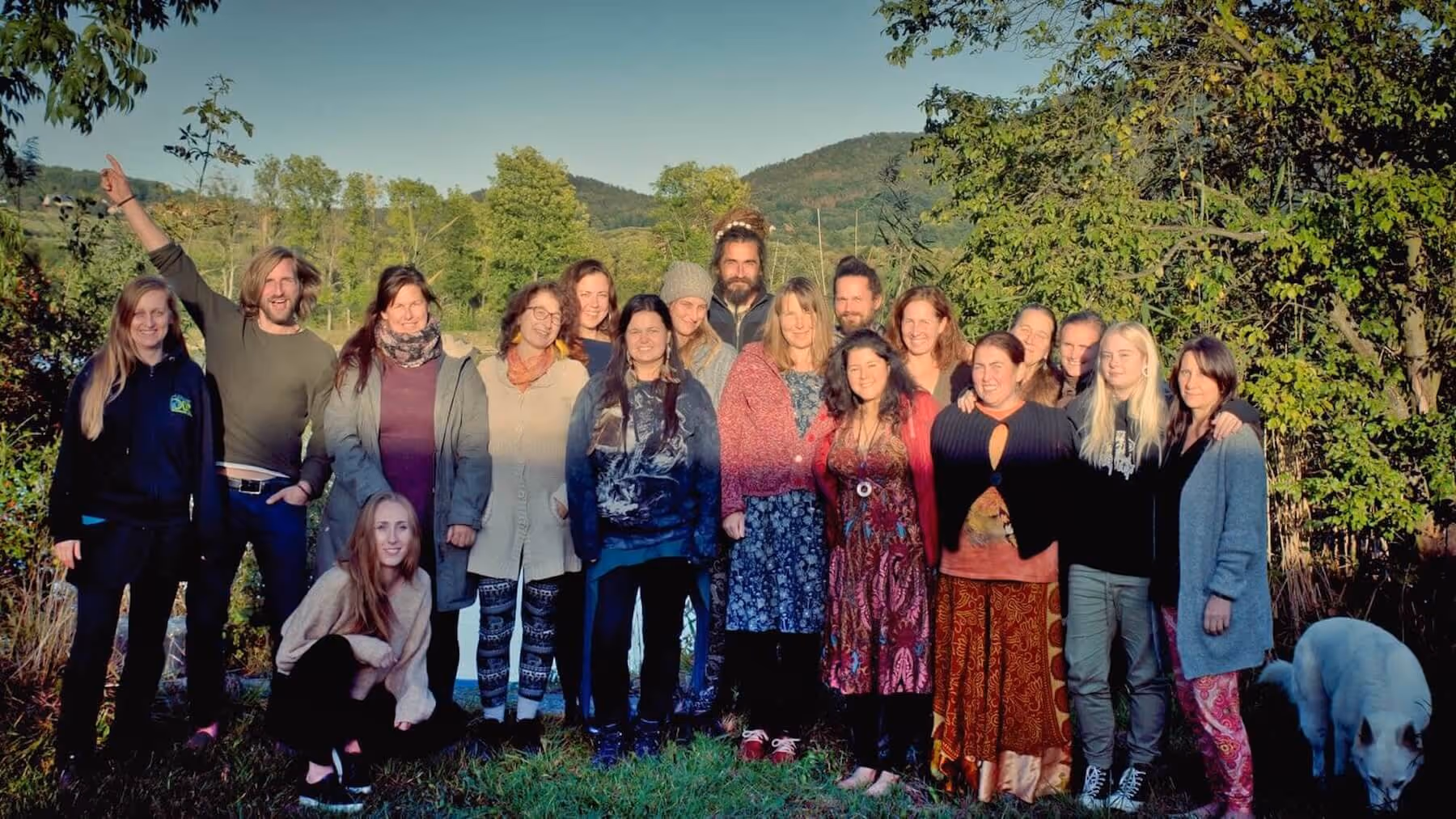 Komunikátorka se zvířaty Anna Karina León Girón s dalšími účastníky na kurzu komunikací se zvířaty