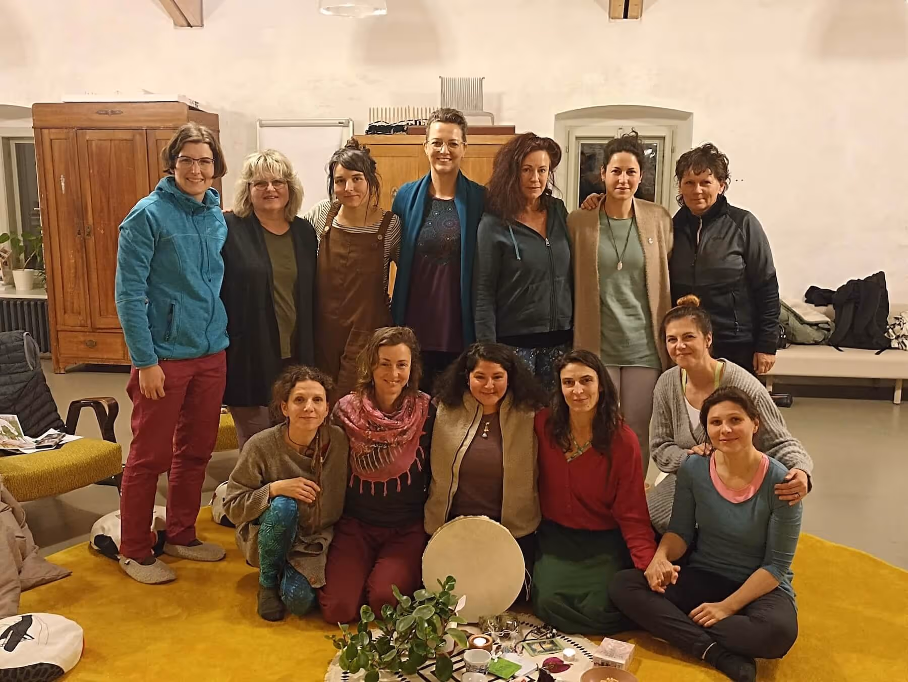 Komunikátorka se zvířaty Anna Karina León Girón s dalšími účastníky na kurzu komunikací se zvířaty