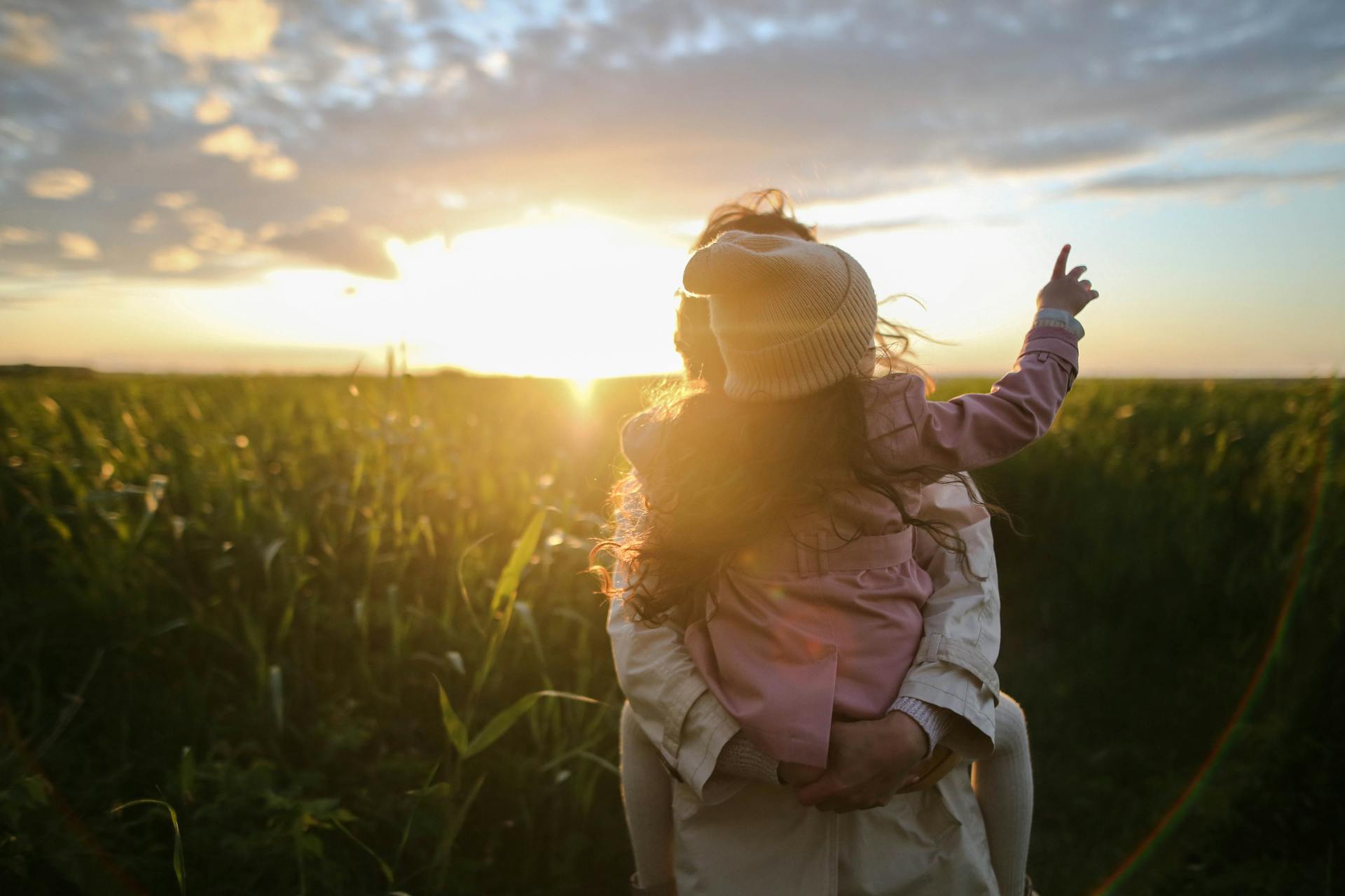 Folksee group video maker for Mother's Day — Mother's Day Messages: Words That Honor the Heart of the Family