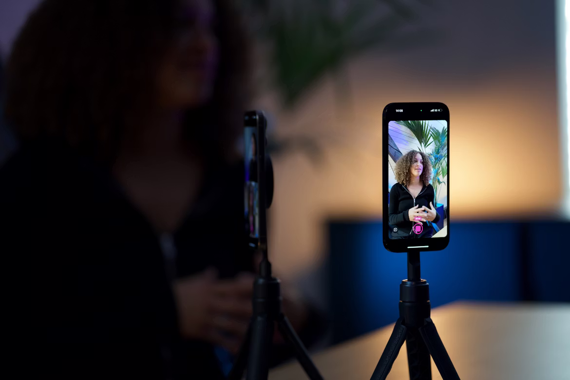 Folksee group video maker for a birthday celebration — What to Say in a Birthday Video Message: 100+ Ideas and Templates