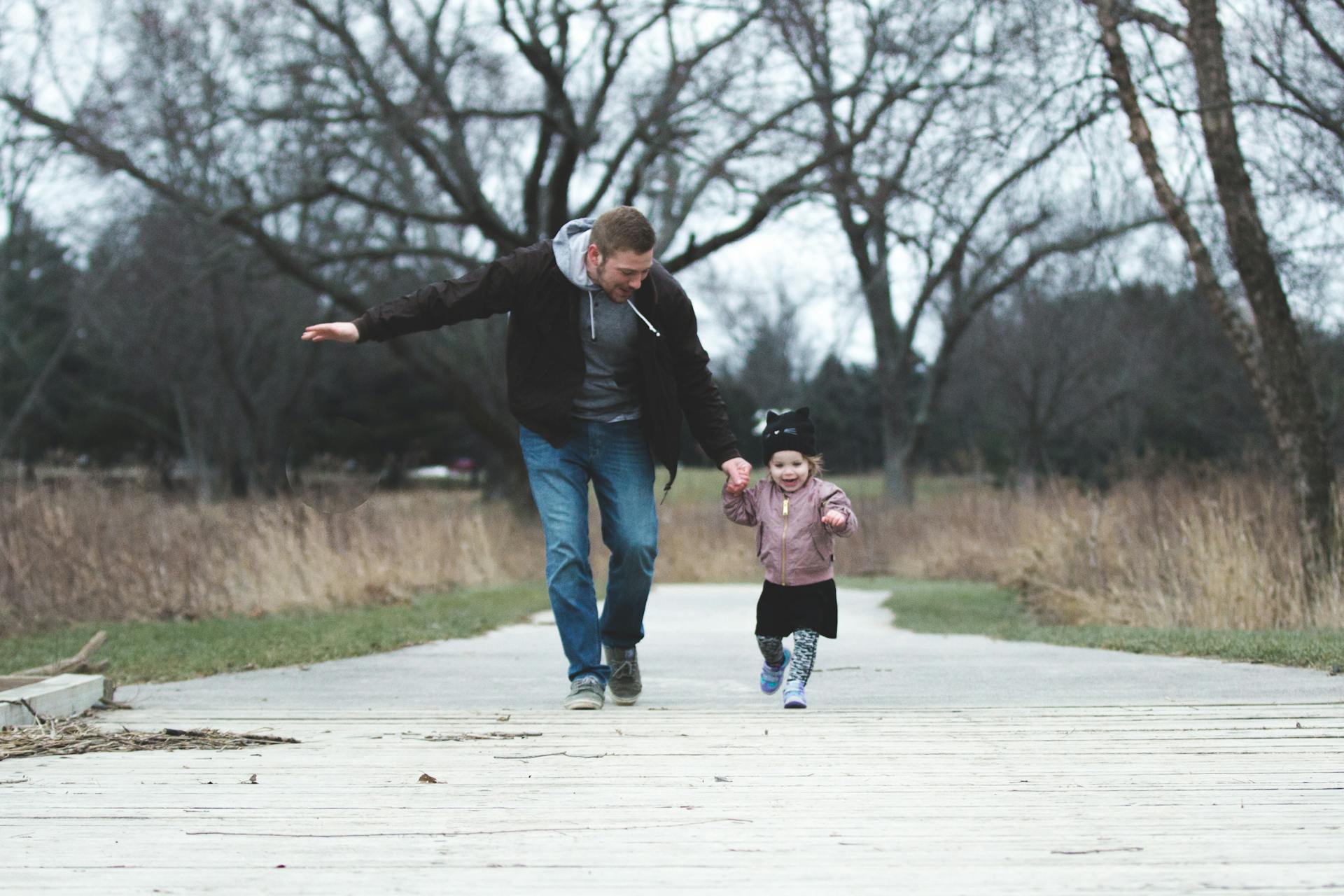 Folksee group video maker for Father's Day — Father's Day Messages: Honoring the Men Who Shape Our Lives