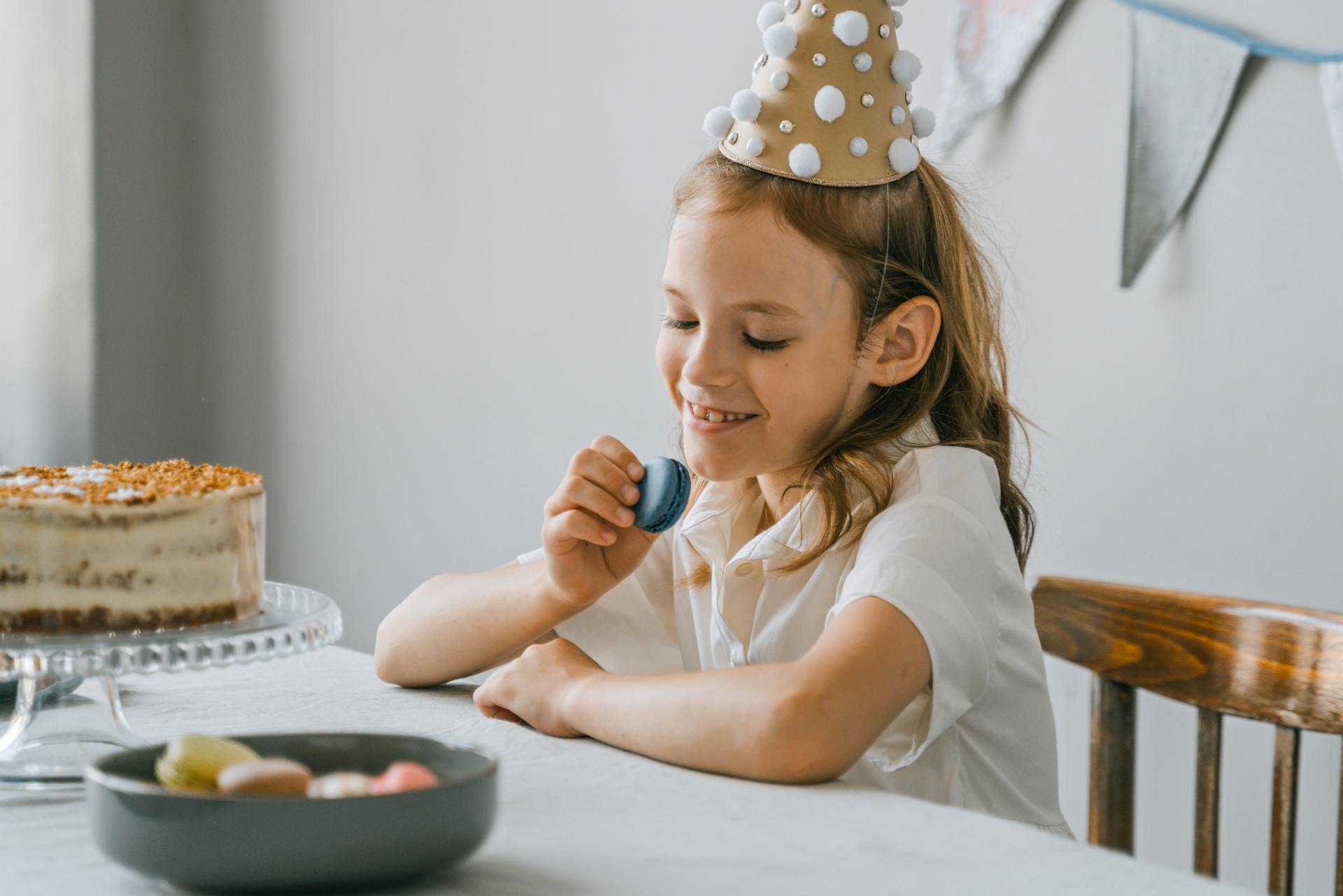 Folksee group video maker for a birthday celebration — Happy Birthday Niece: Touching Wishes to Celebrate Your Bond
