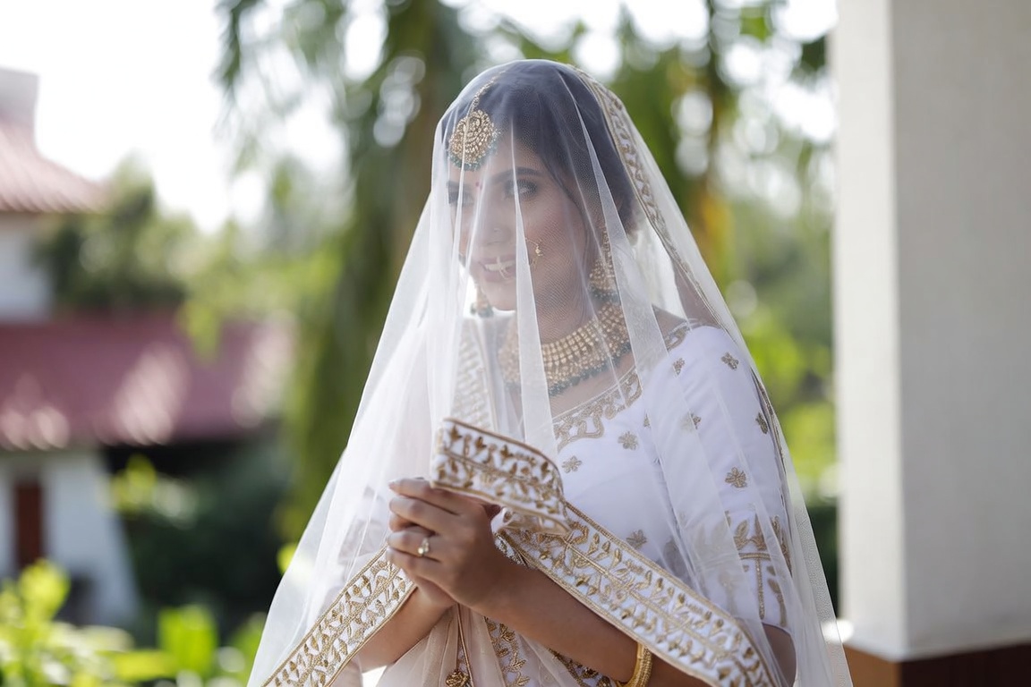Header image for What to Say to a Bride at Her Vidai: 60+ Messages